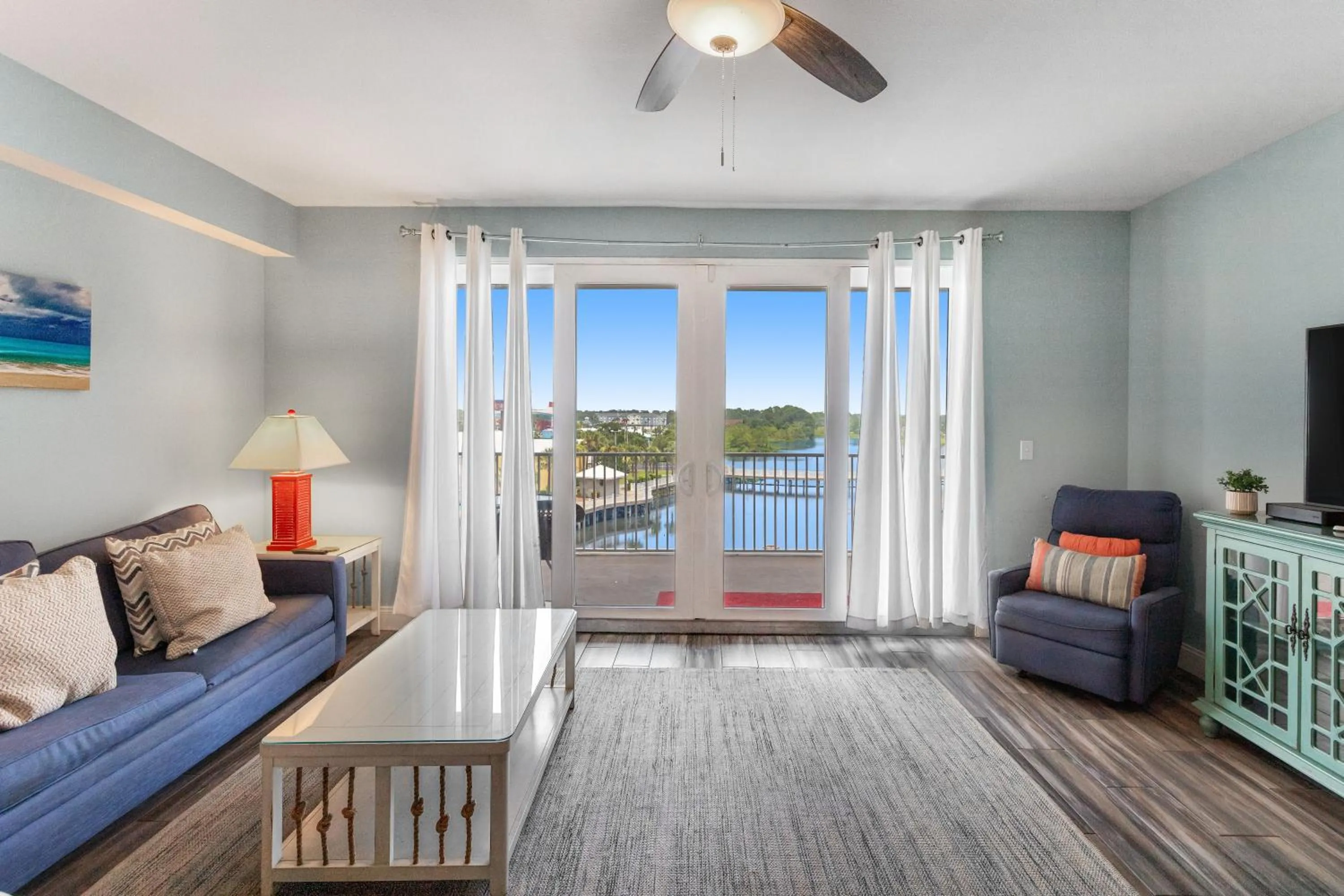 Laketown Wharf 335! 1 BD, 2 Bathroom with Amazing Amenities