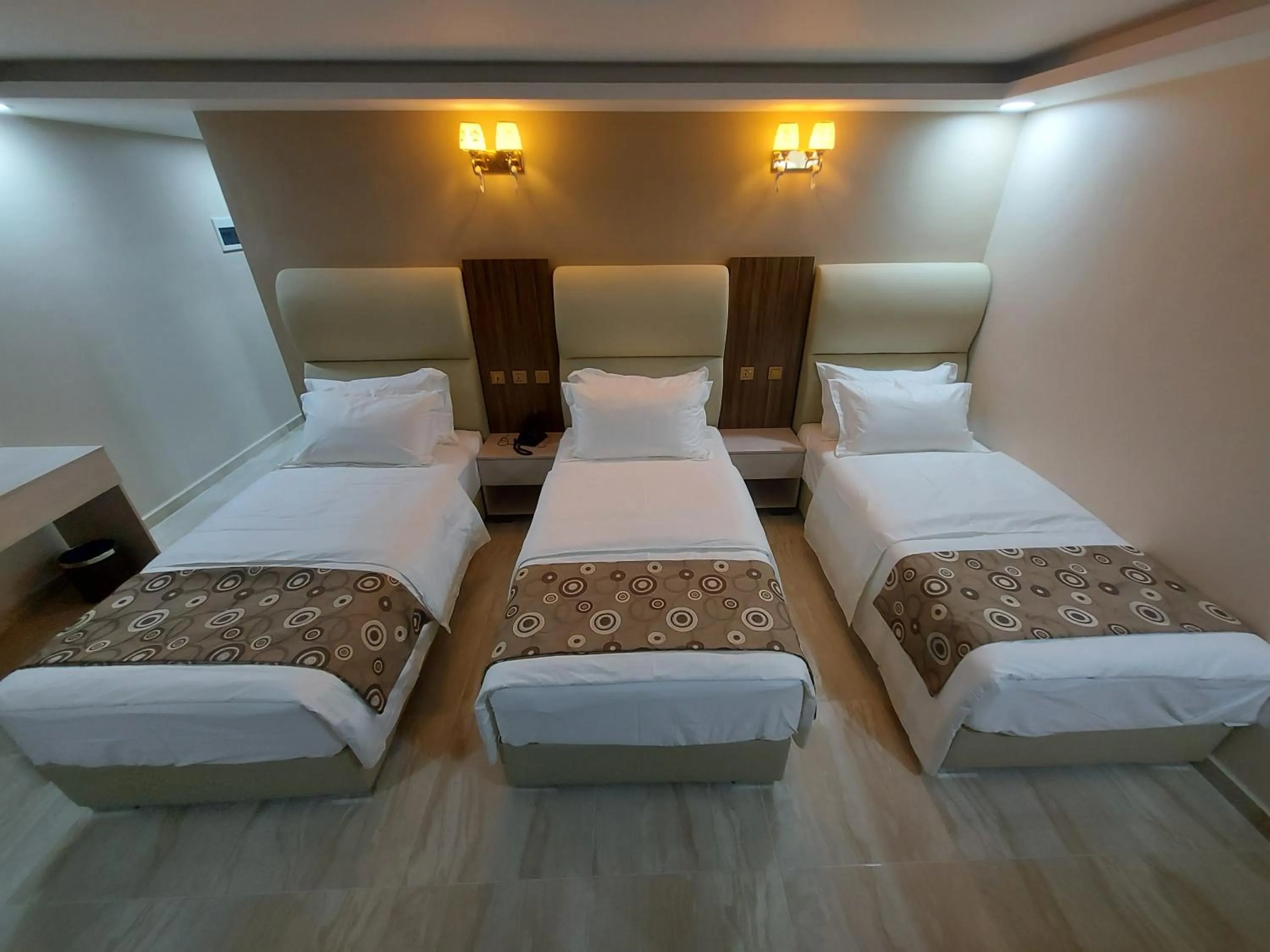 Deluxe Triple Room with Sea View in Jordan Seasons Hotel