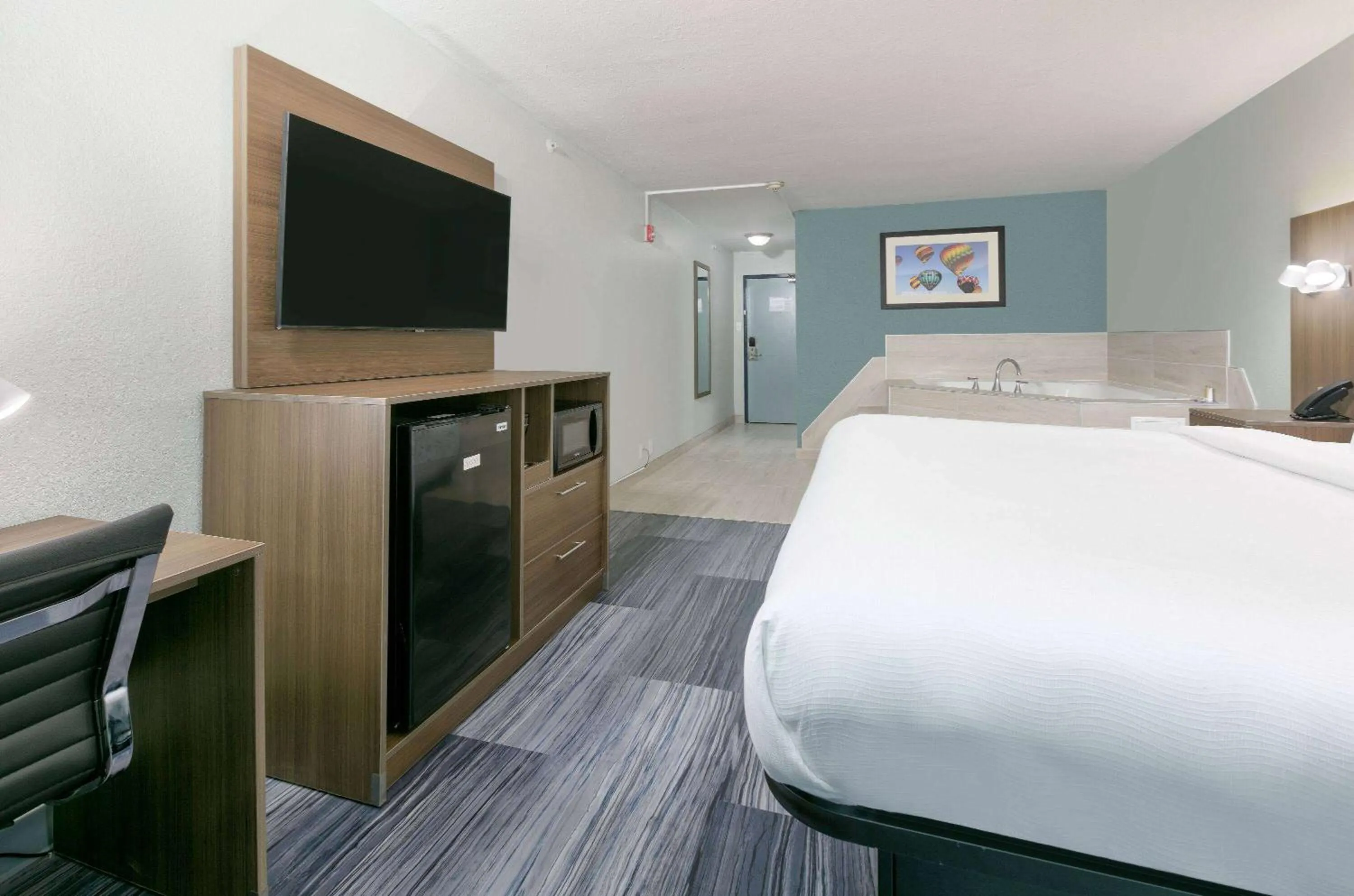 Bed in Baymont by Wyndham Chattanooga Eastridge