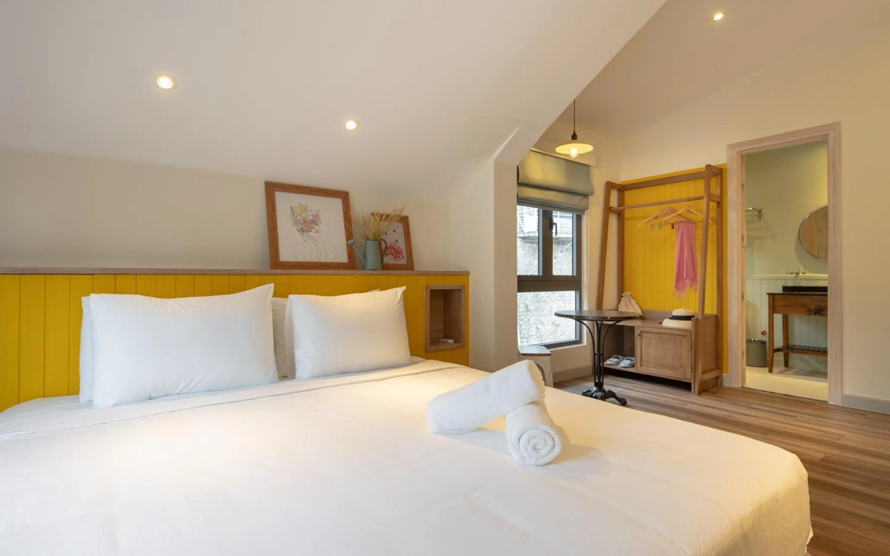 Photo of the whole room, Bed in La Em Boutique Villa