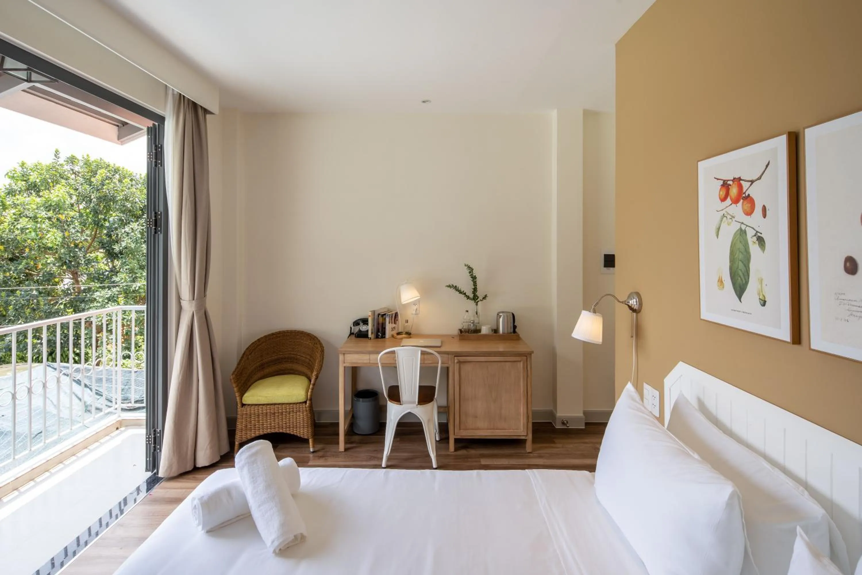 Photo of the whole room, Bed in La Em Boutique Villa