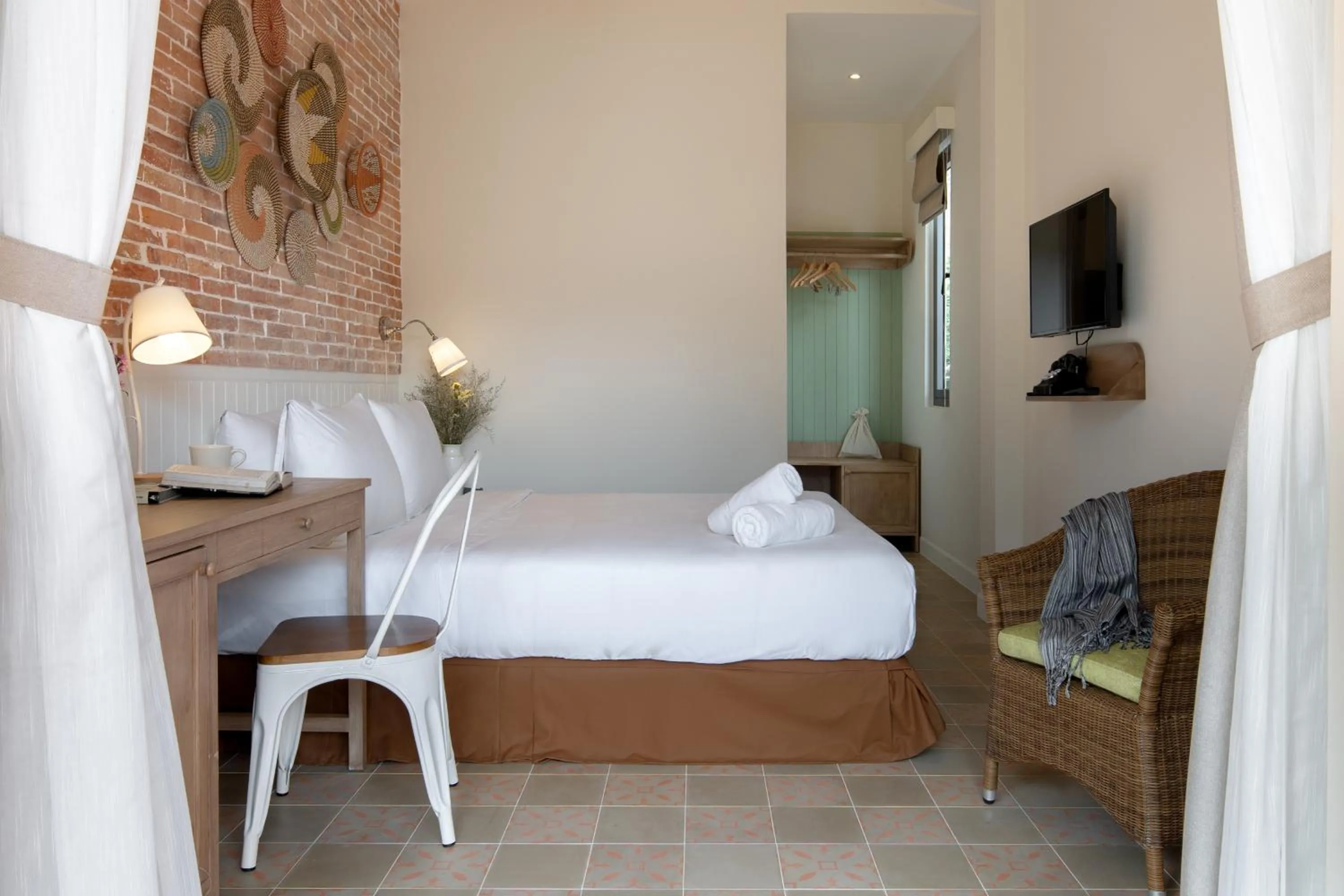 Bedroom, Bed in La Em Boutique Villa