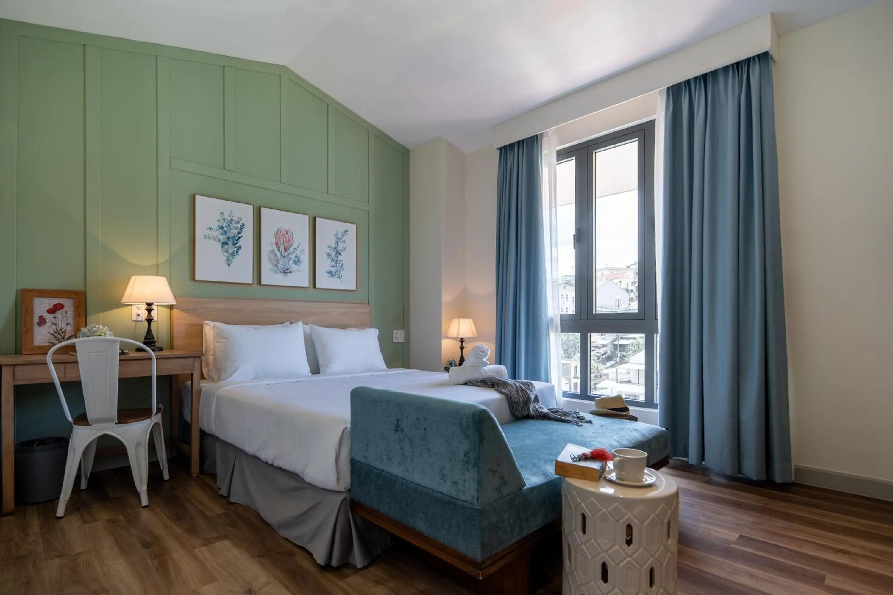 Photo of the whole room, Bed in La Em Boutique Villa