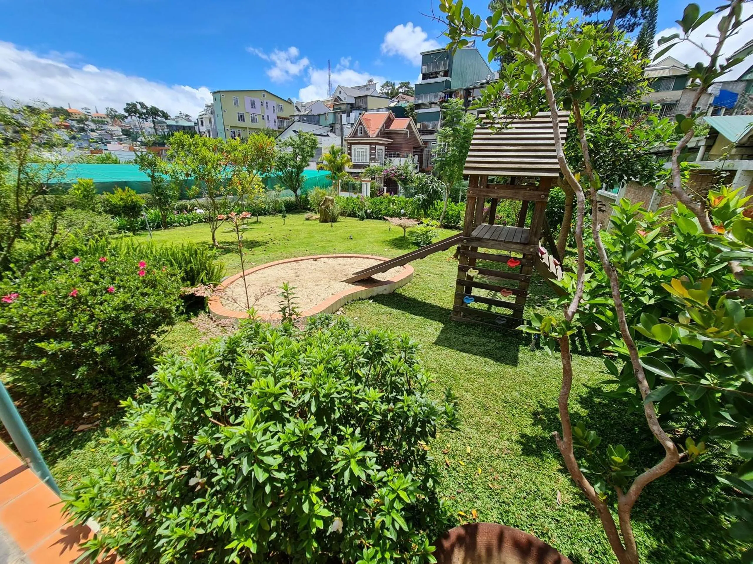 Garden in La Em Boutique Villa