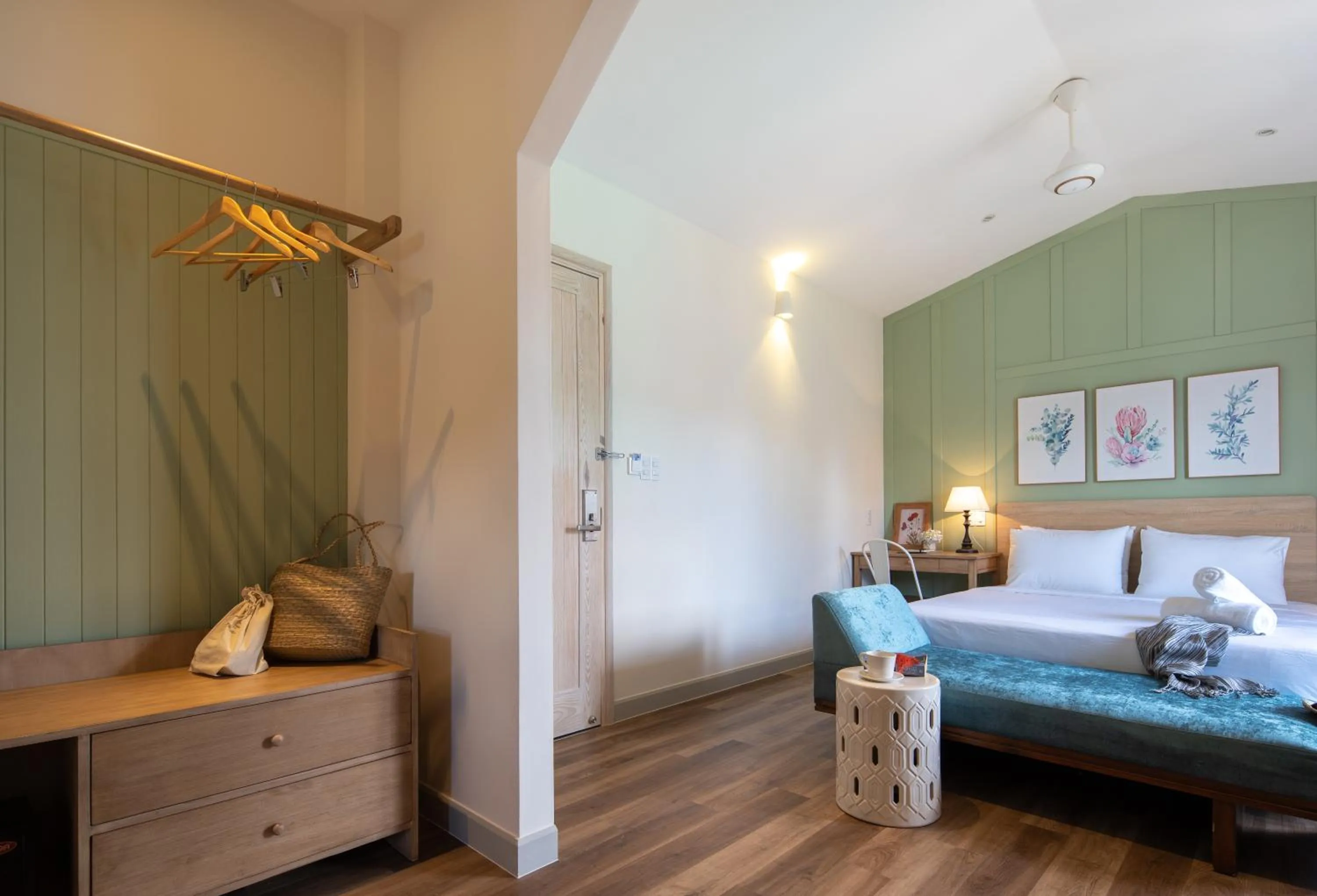 Photo of the whole room, Bed in La Em Boutique Villa