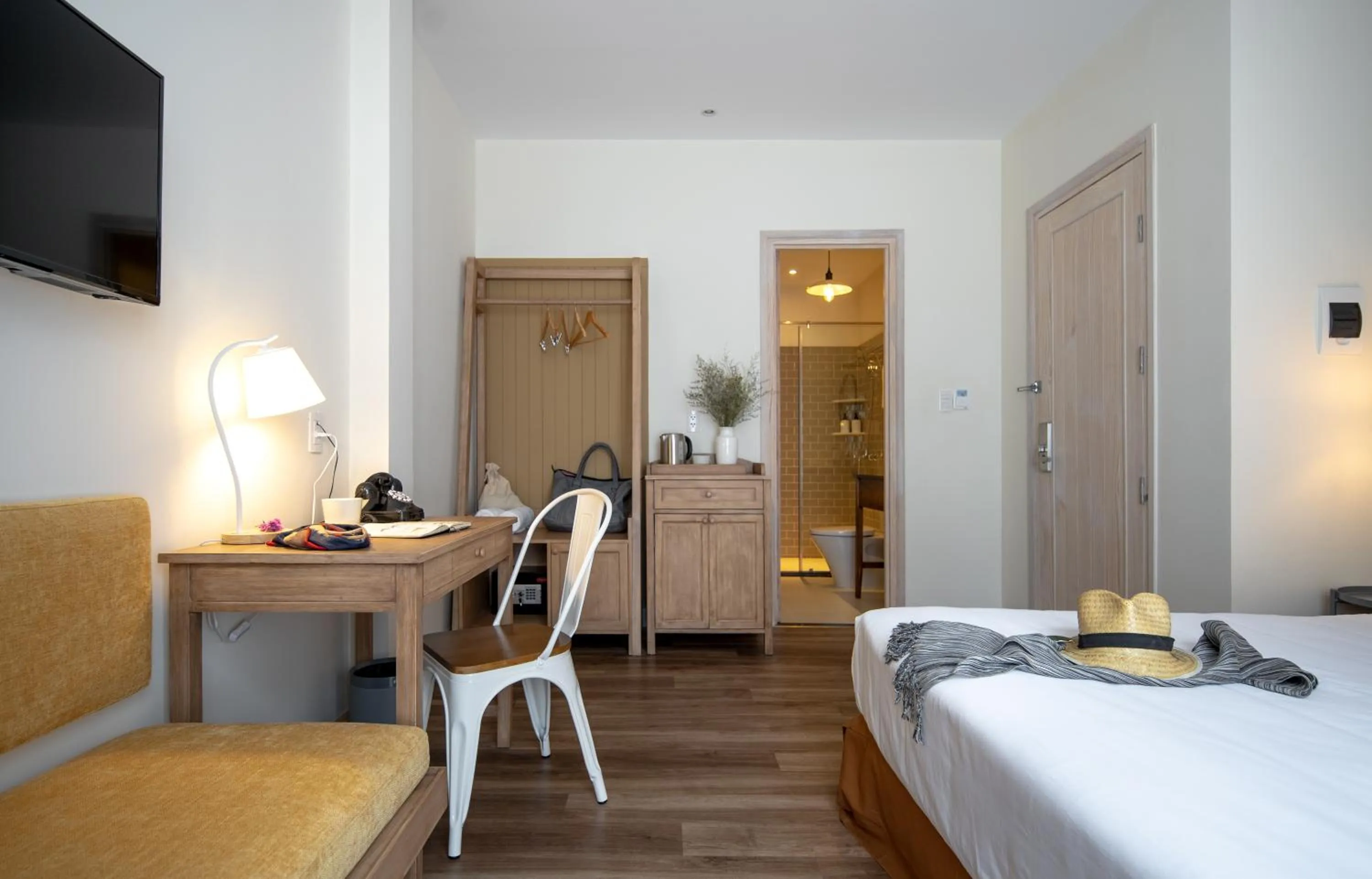 Photo of the whole room, Bed in La Em Boutique Villa