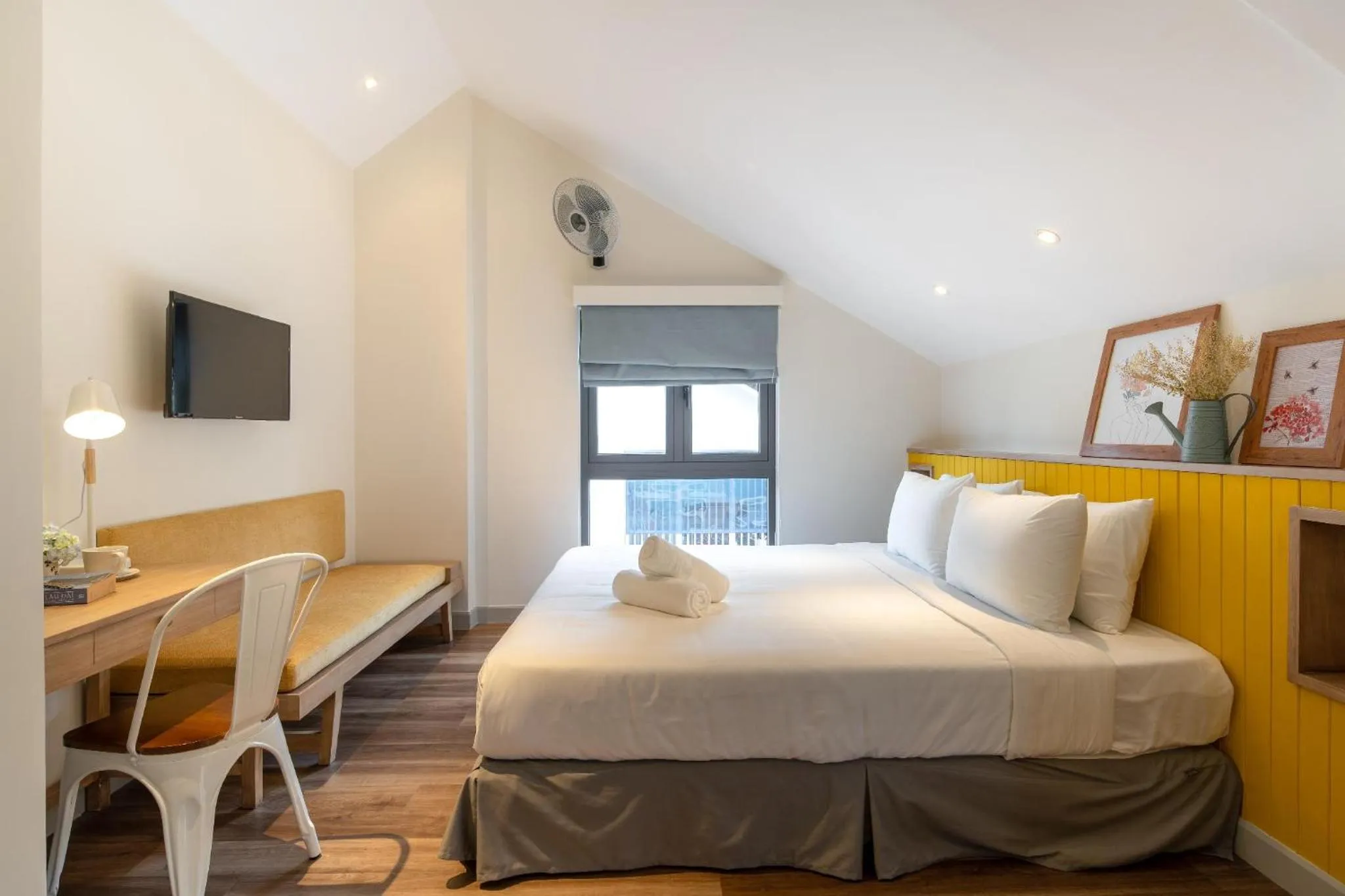 Photo of the whole room, Bed in La Em Boutique Villa