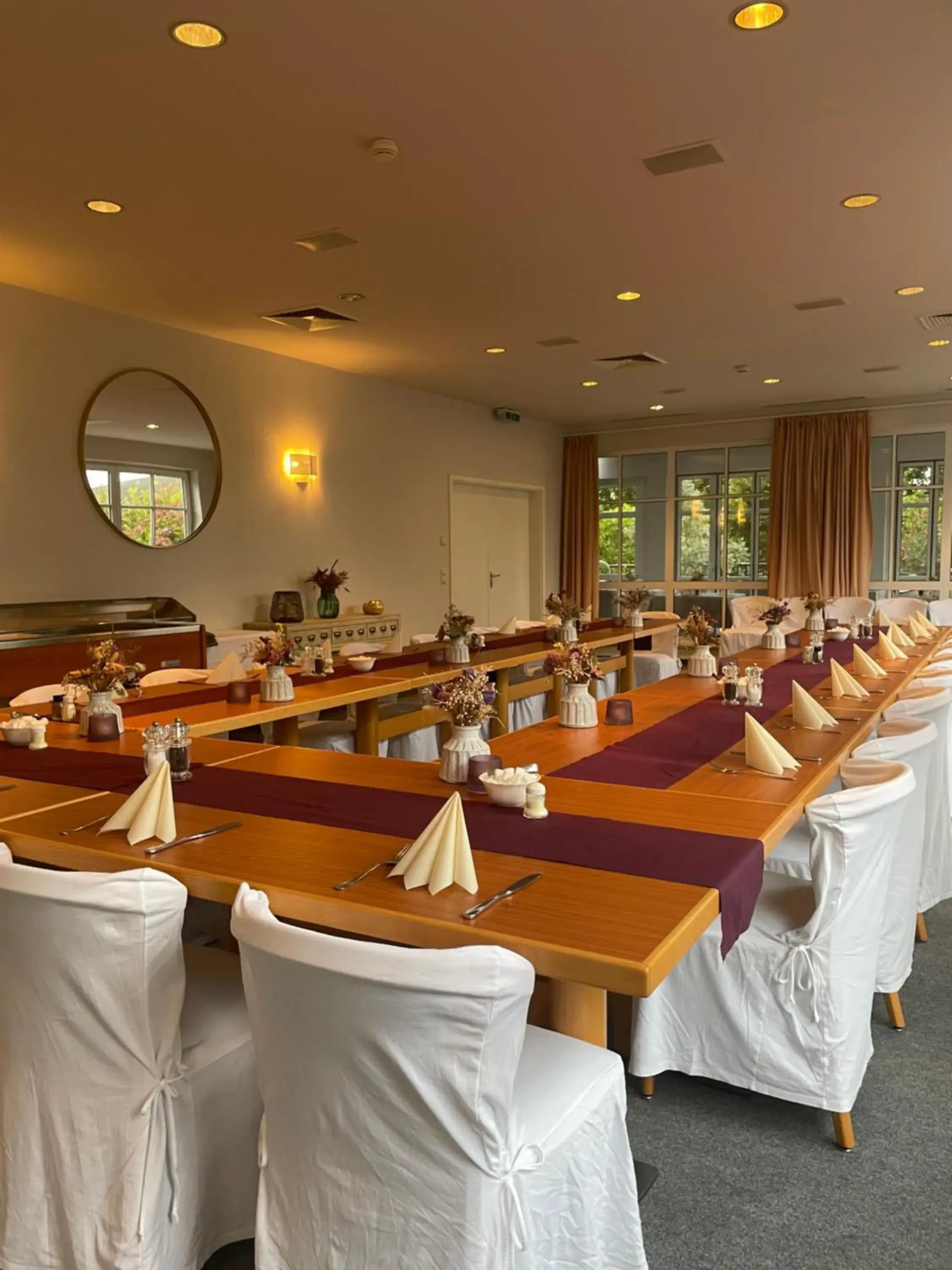 Restaurant/places to eat in Kirchers Park & Wellnesshotel Kaiserstuhl Garni Restaurant/places to eat in Kirchers Park & Wellnesshotel Kaiserstuhl Garni