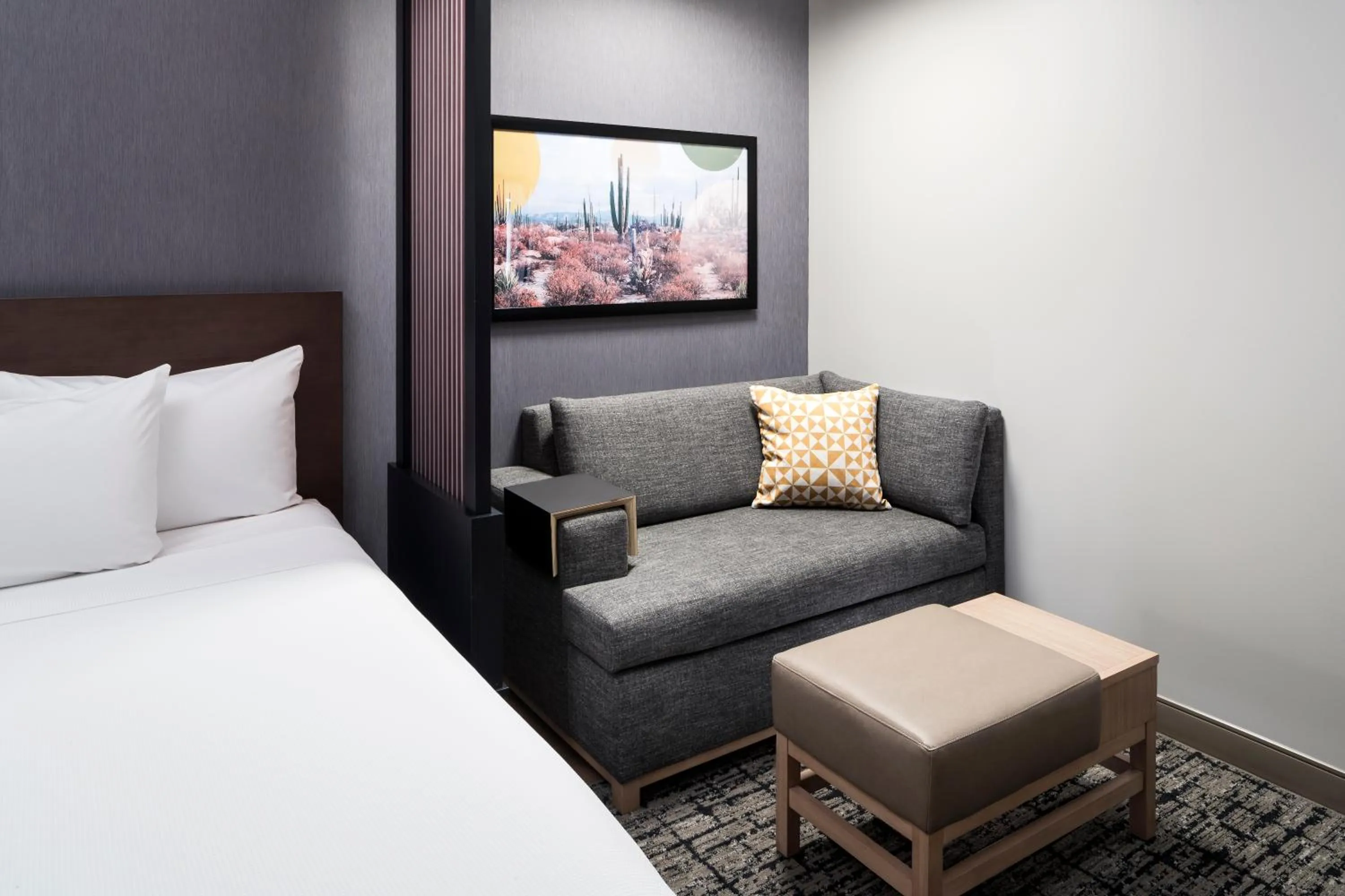 Living room, Bed in Hyatt Place Tempe Phoenix University