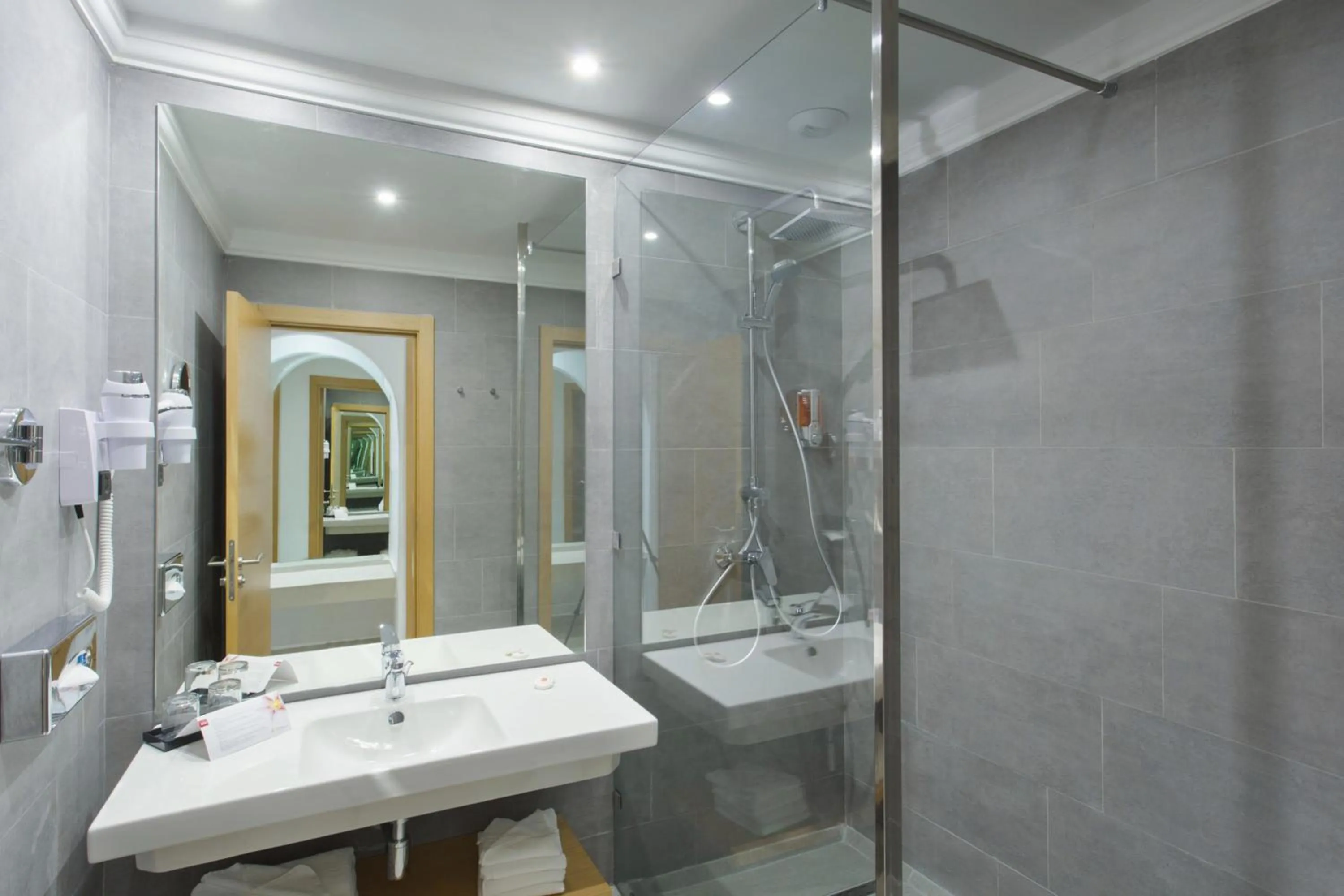 Shower in Hotel Riu Tikida Palmeraie - All Inclusive