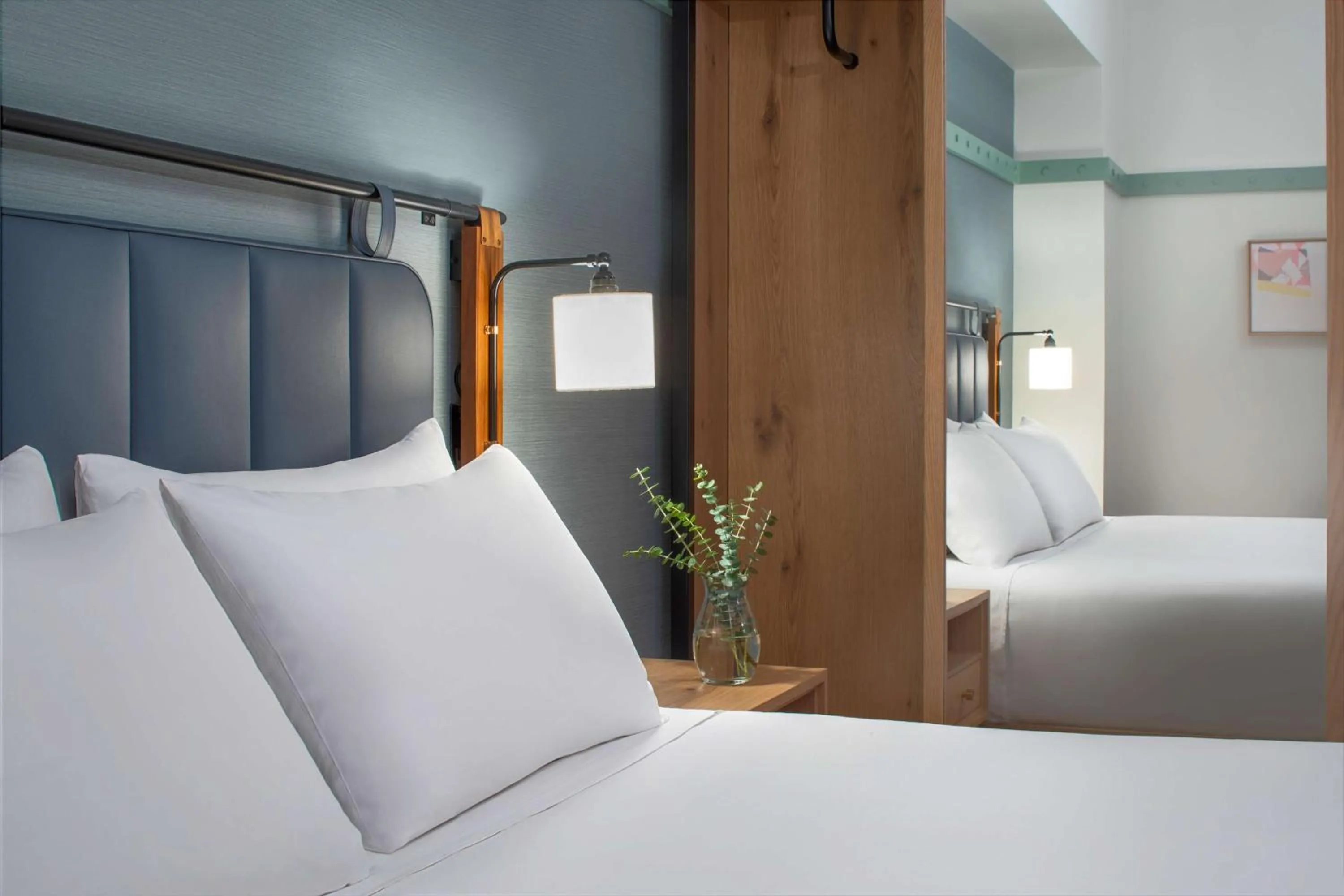 Photo of the whole room, Bed in Hyatt Centric Center City Philadelphia