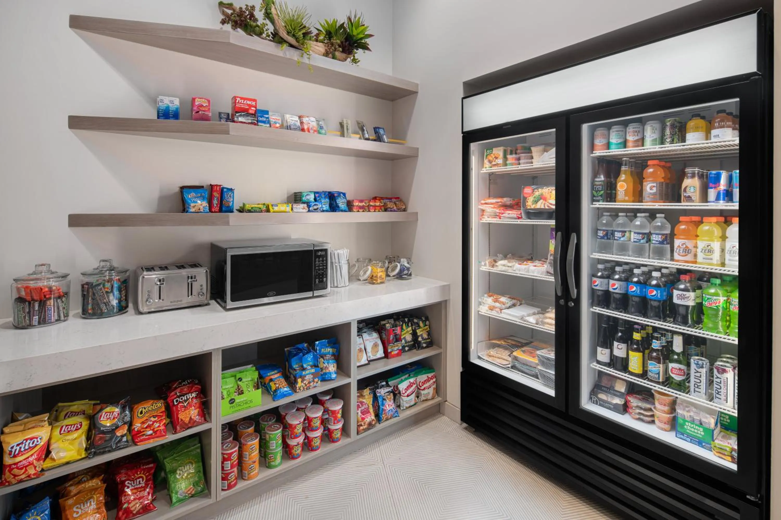 Food and drinks in Hyatt Place Atlanta/Perimeter Center