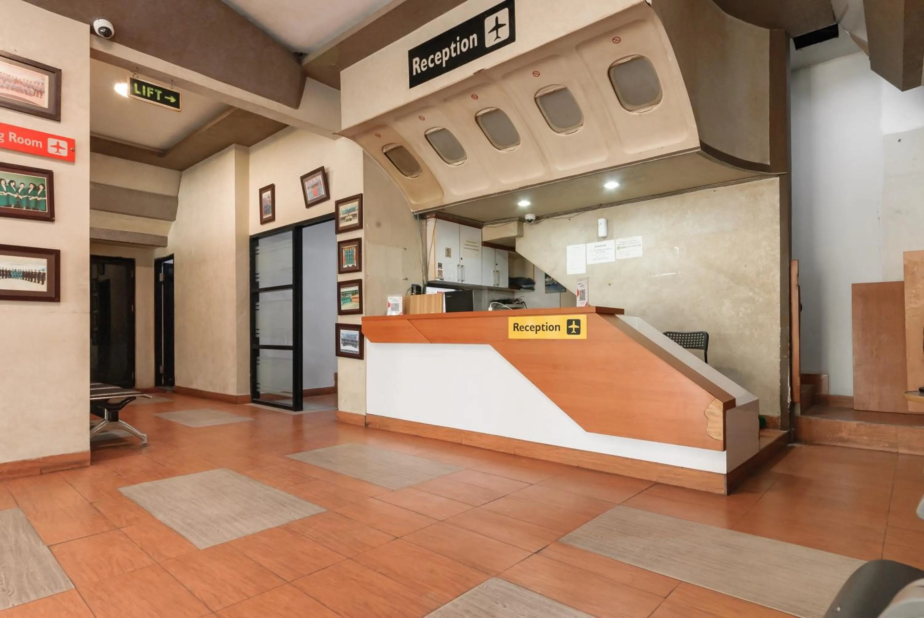 Lobby or reception in RedDoorz near Mandaya Royal Hospital Puri