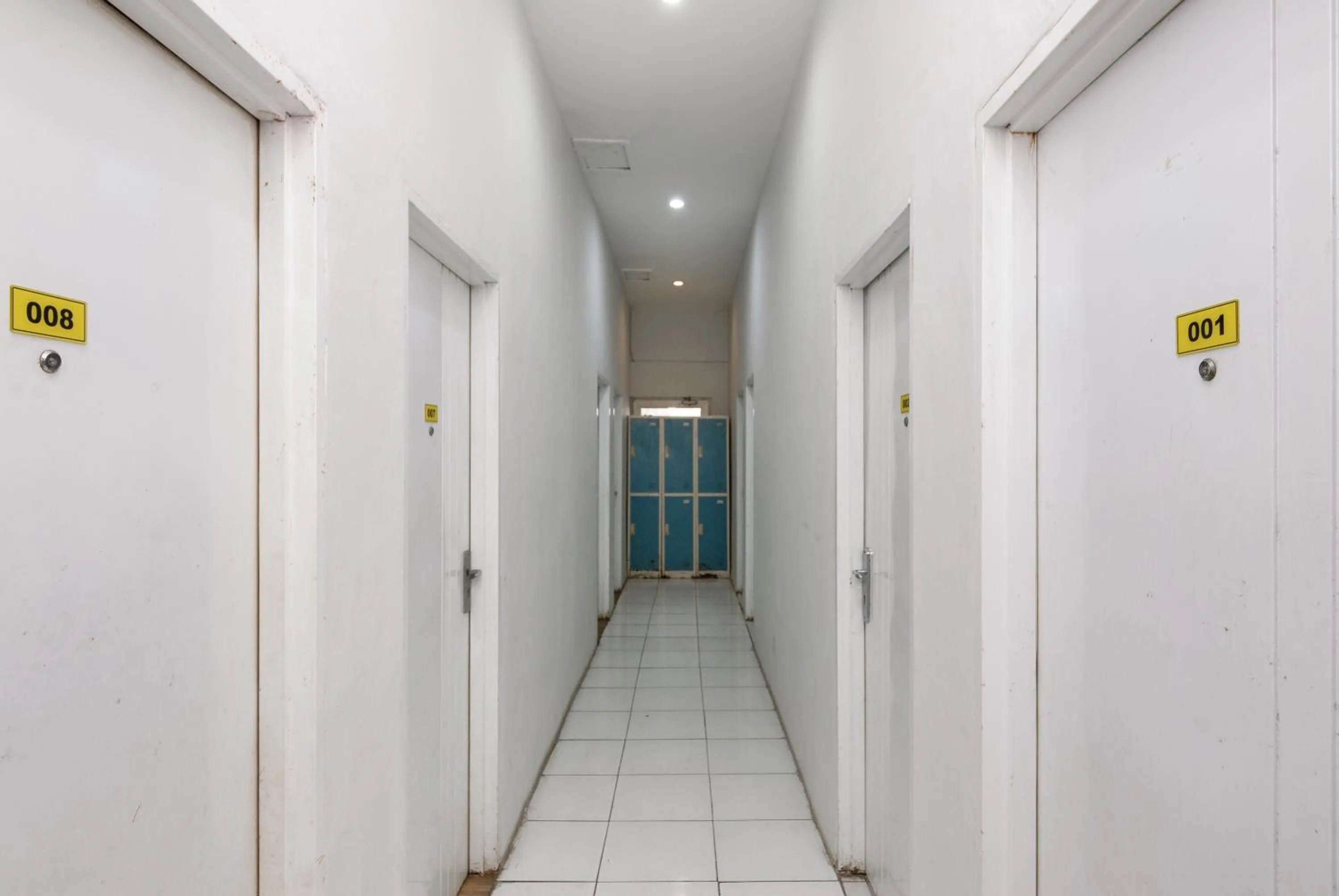 Property building in RedDoorz near Mandaya Royal Hospital Puri