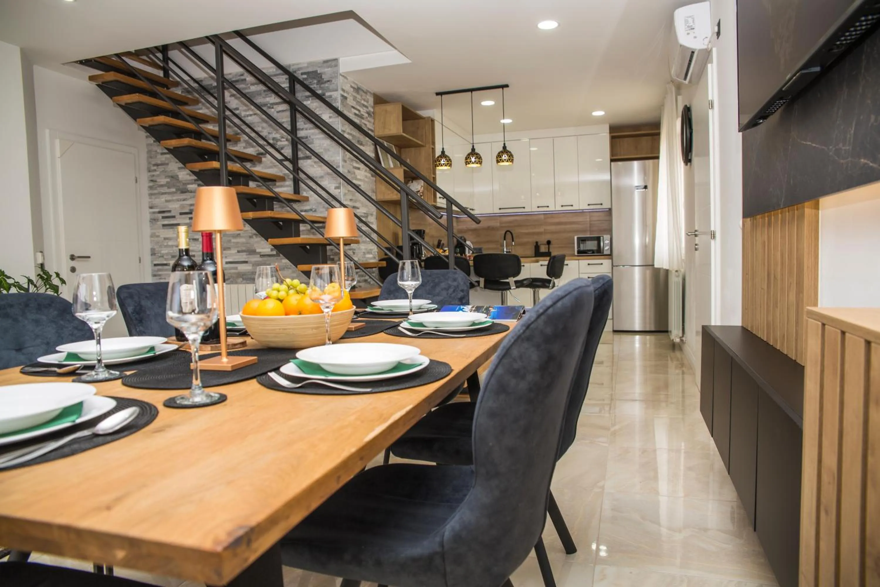 Iadertina Duplex Apartment with Garden