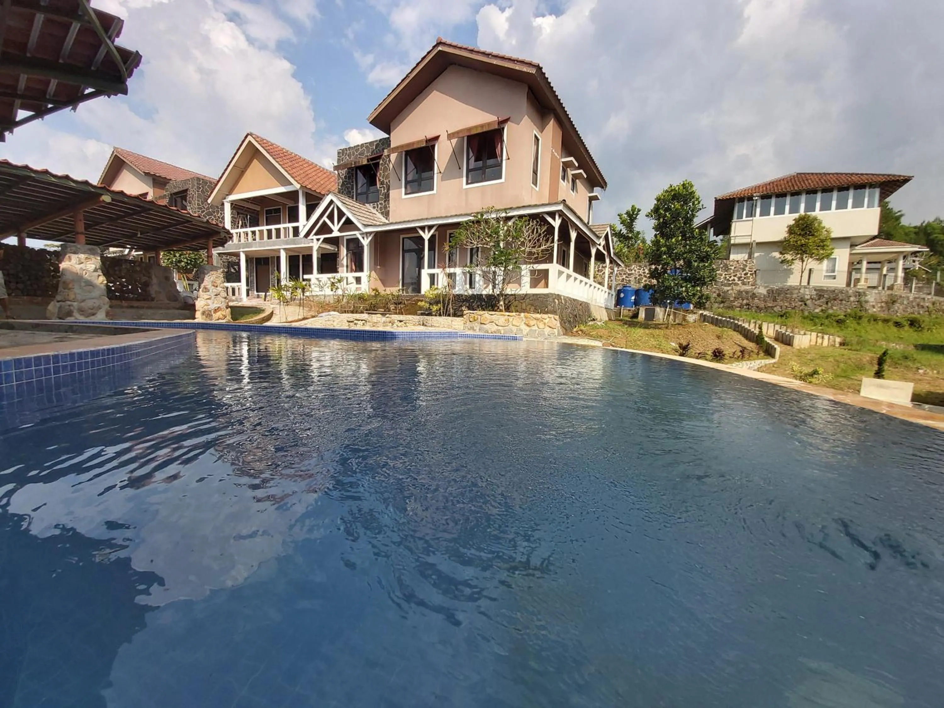 Property building in Degung Hillside