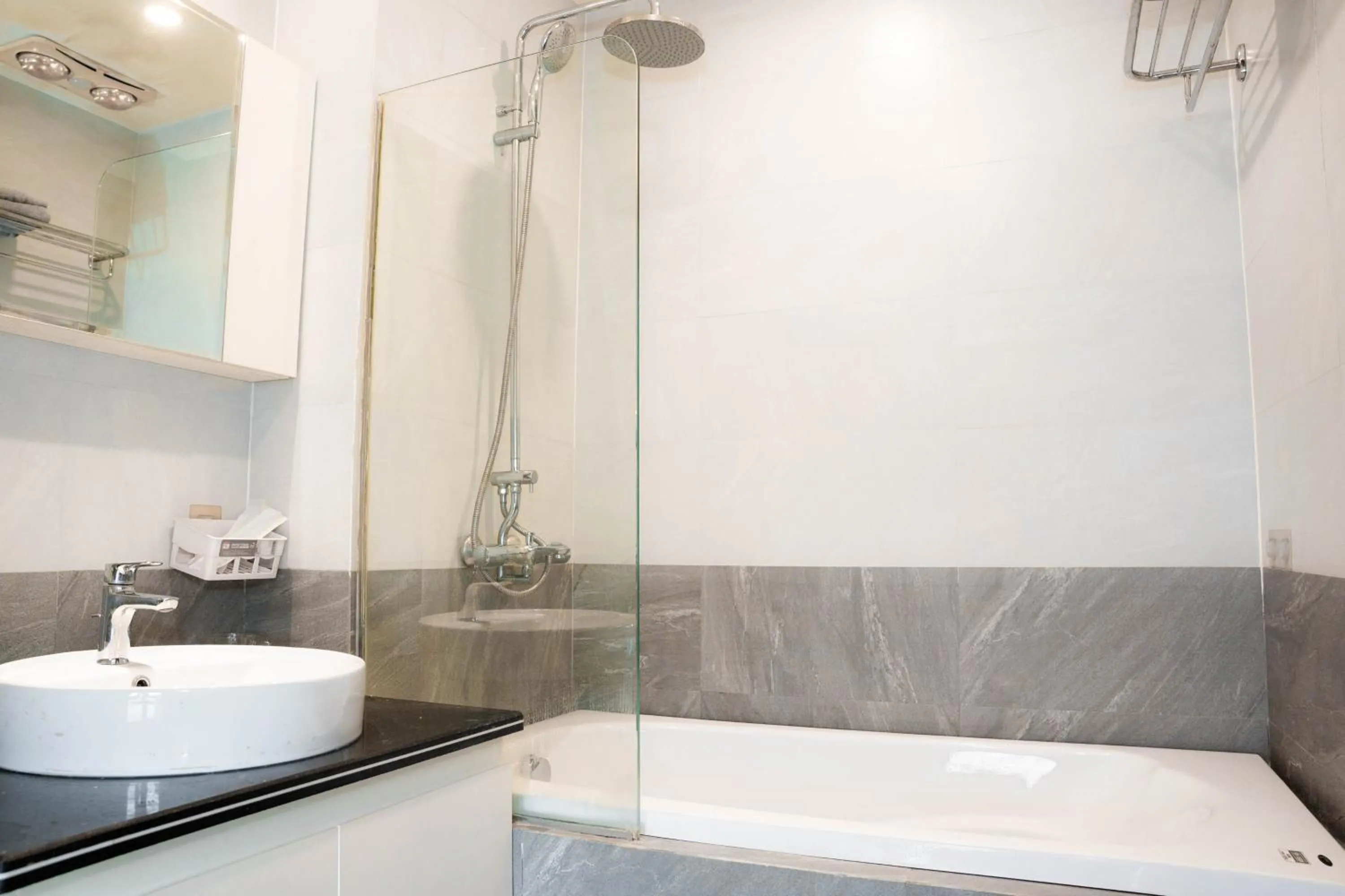 Shower in Merci Vinhomes Imperia Hai Phong