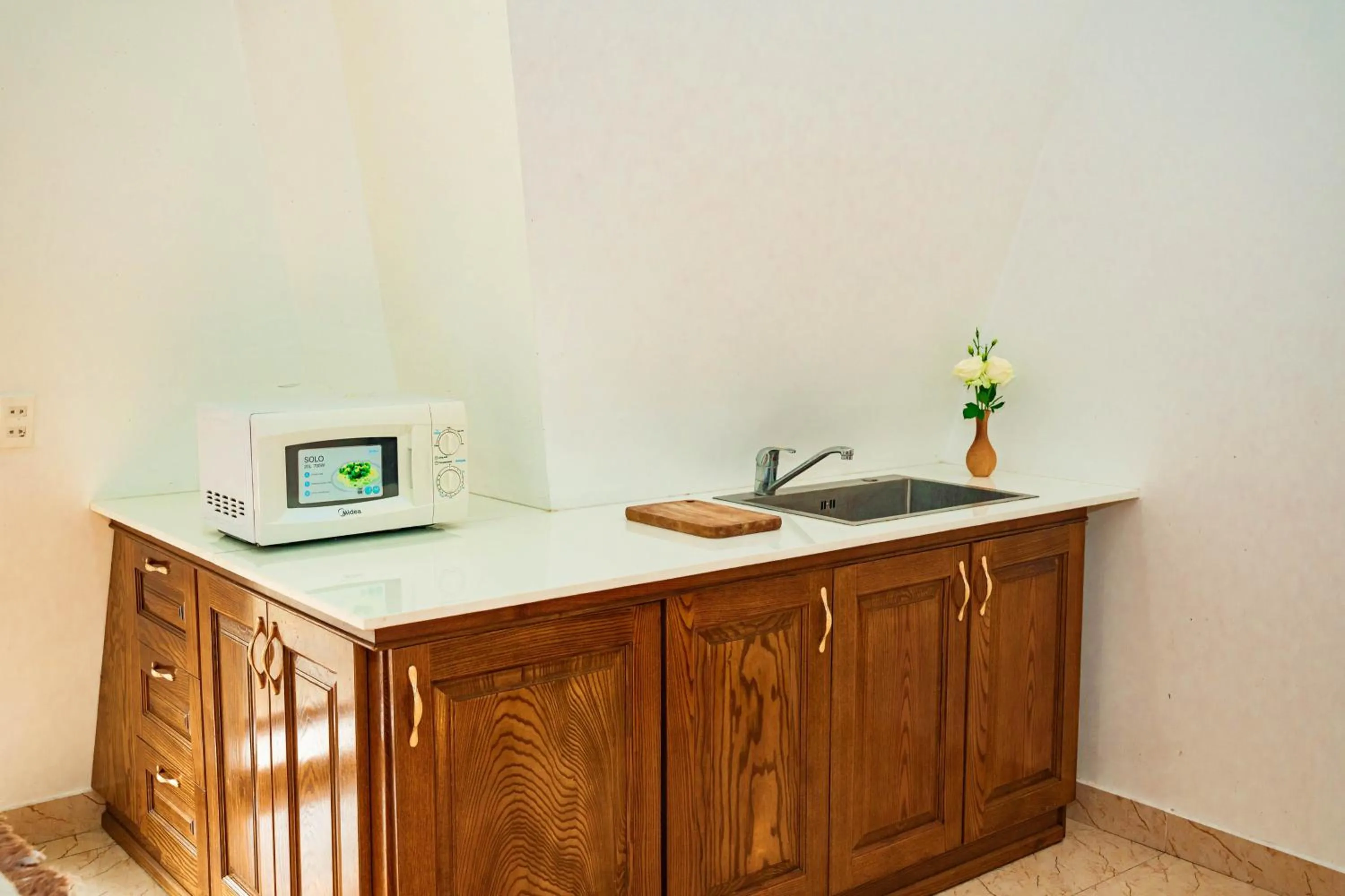 microwave in Merci Vinhomes Imperia Hai Phong