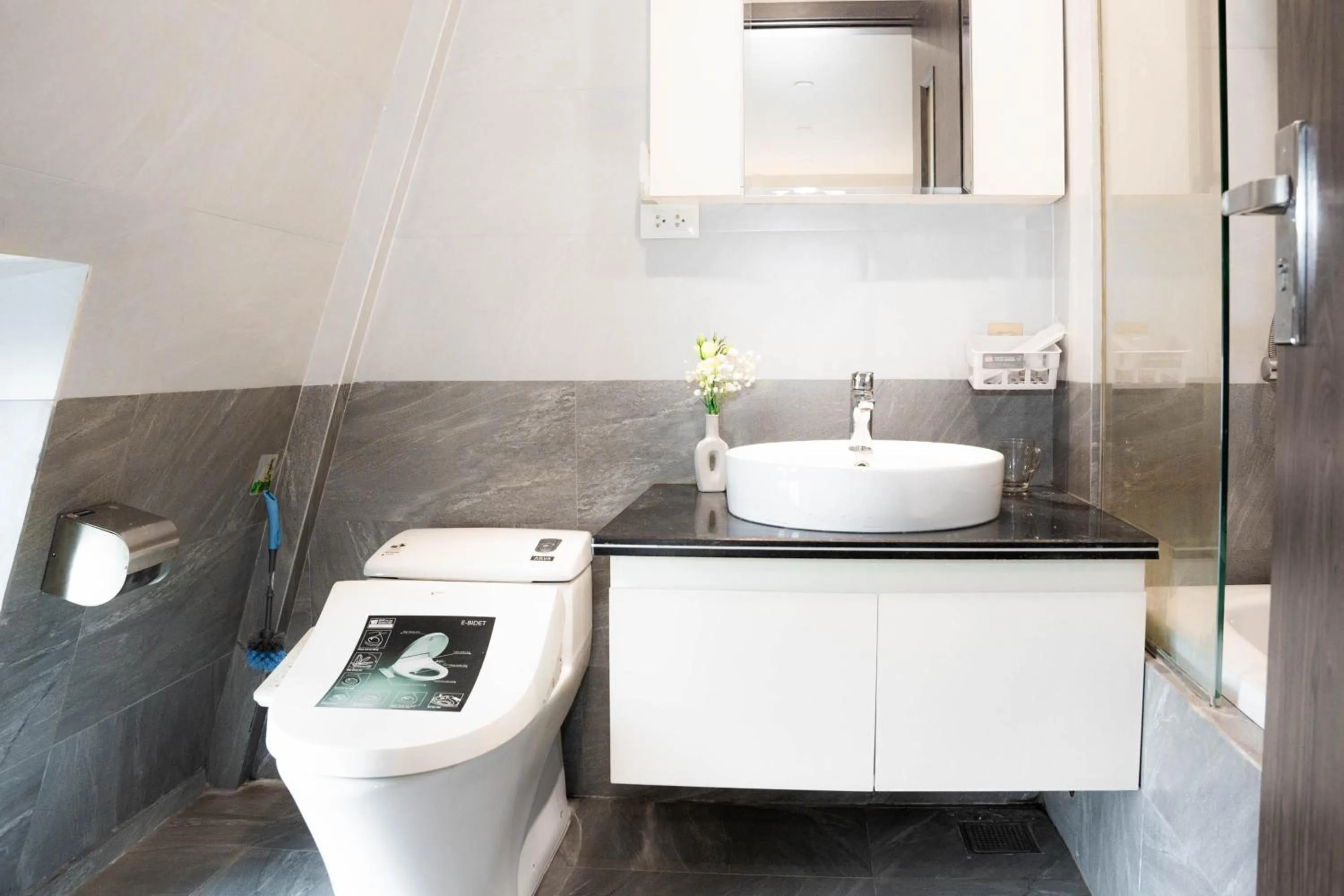 Shower in Merci Vinhomes Imperia Hai Phong