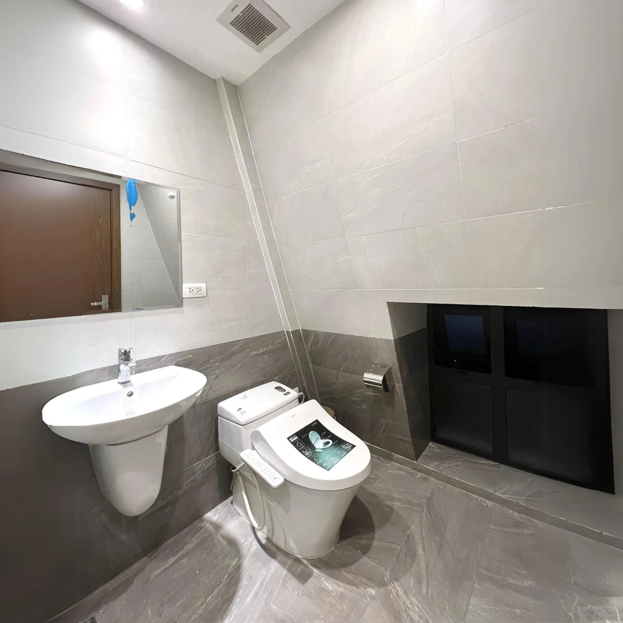 Shower in Merci Vinhomes Imperia Hai Phong