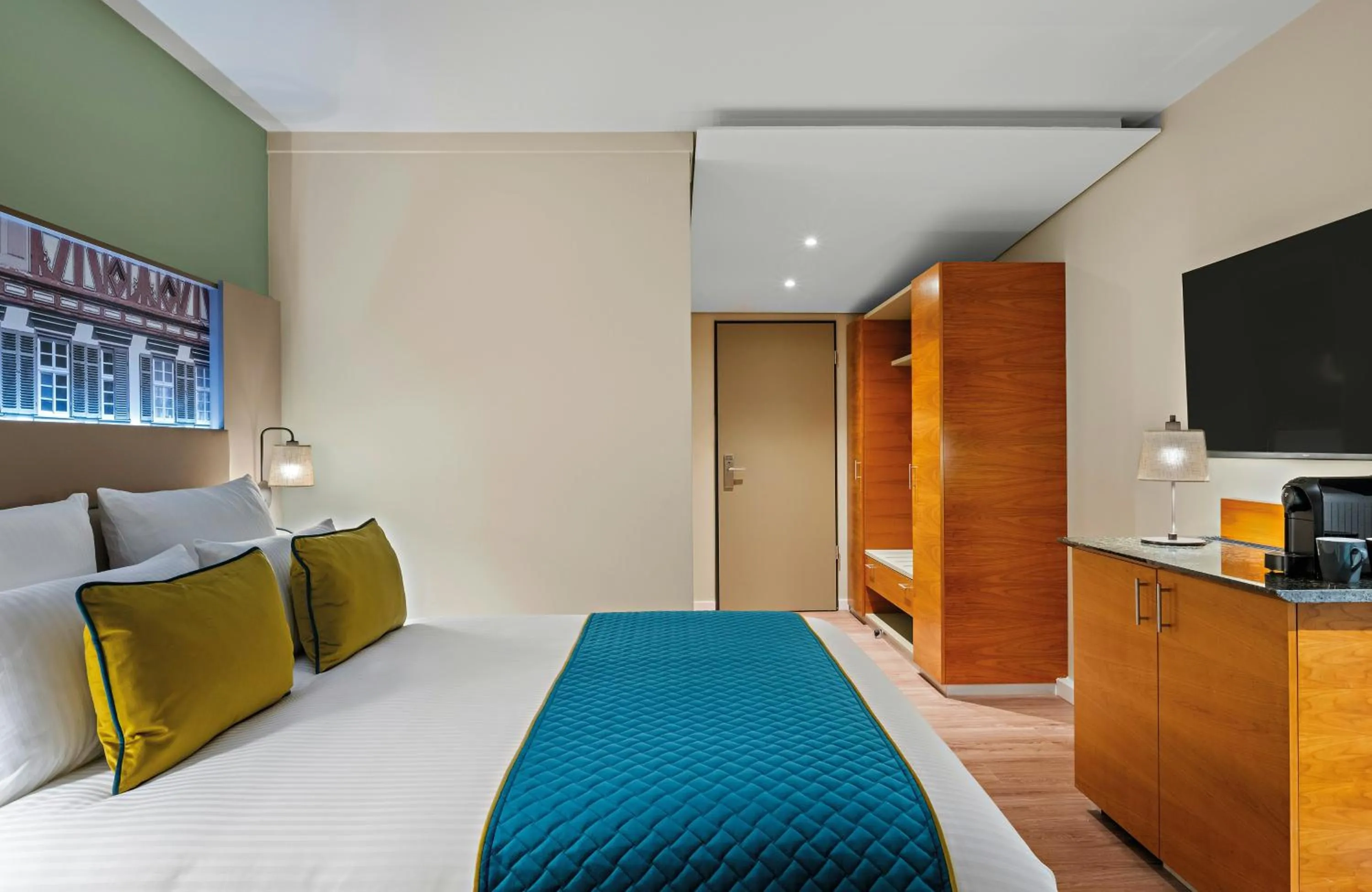 Photo of the whole room, Bed in Leonardo Hotel Esslingen