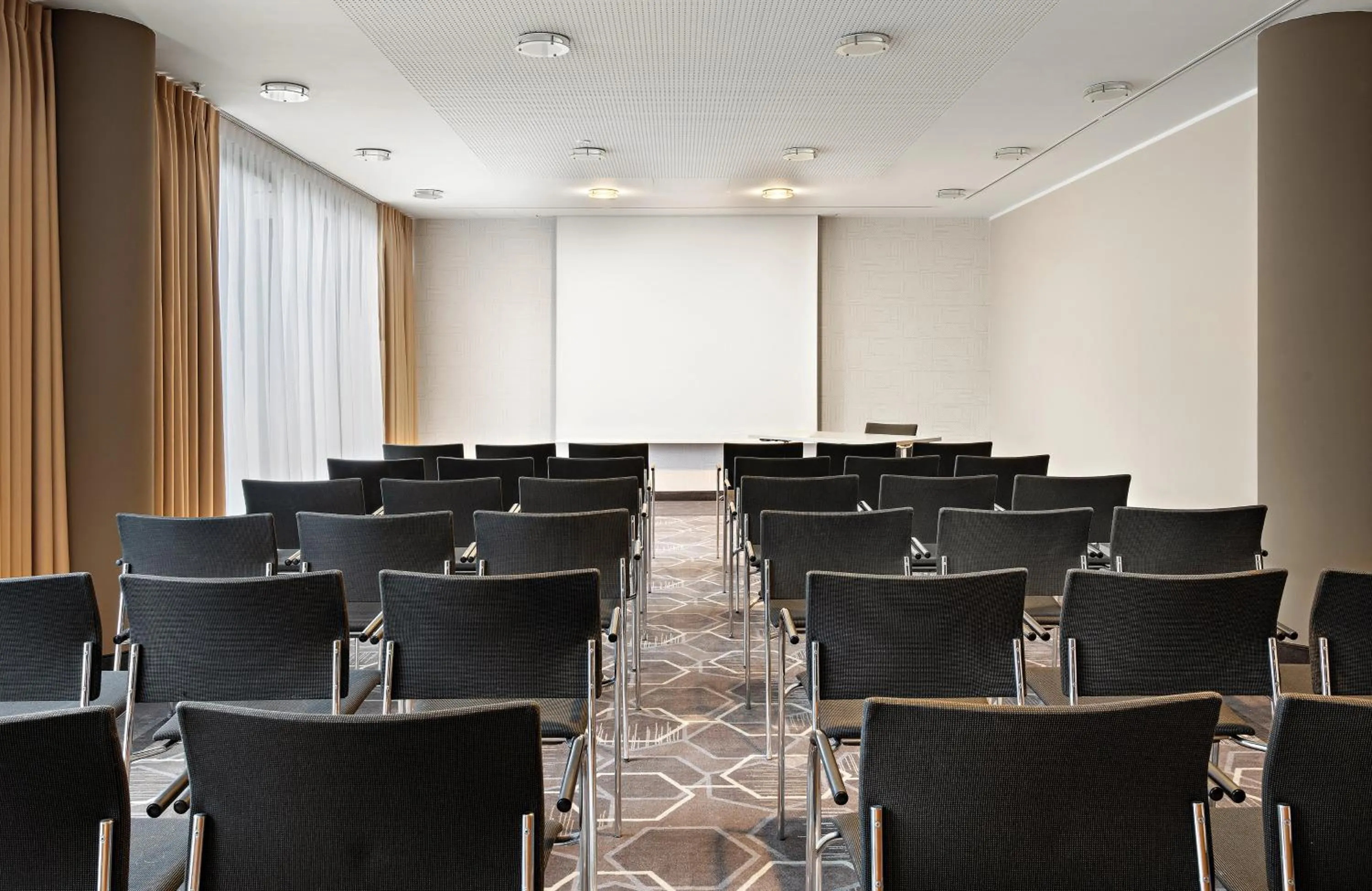 Meeting/conference room in Leonardo Hotel Esslingen