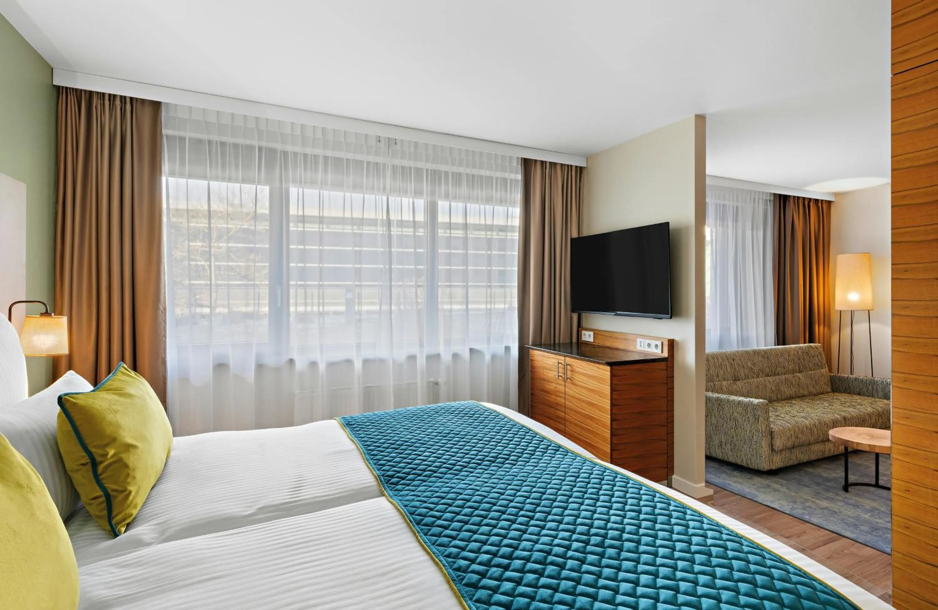 Photo of the whole room, Bed in Leonardo Hotel Esslingen