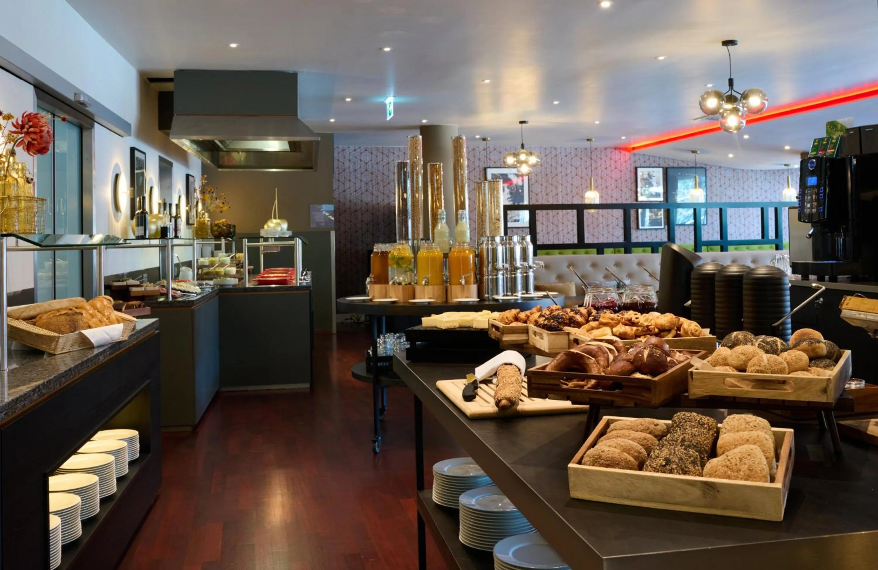 Buffet breakfast in Leonardo Hotel Esslingen