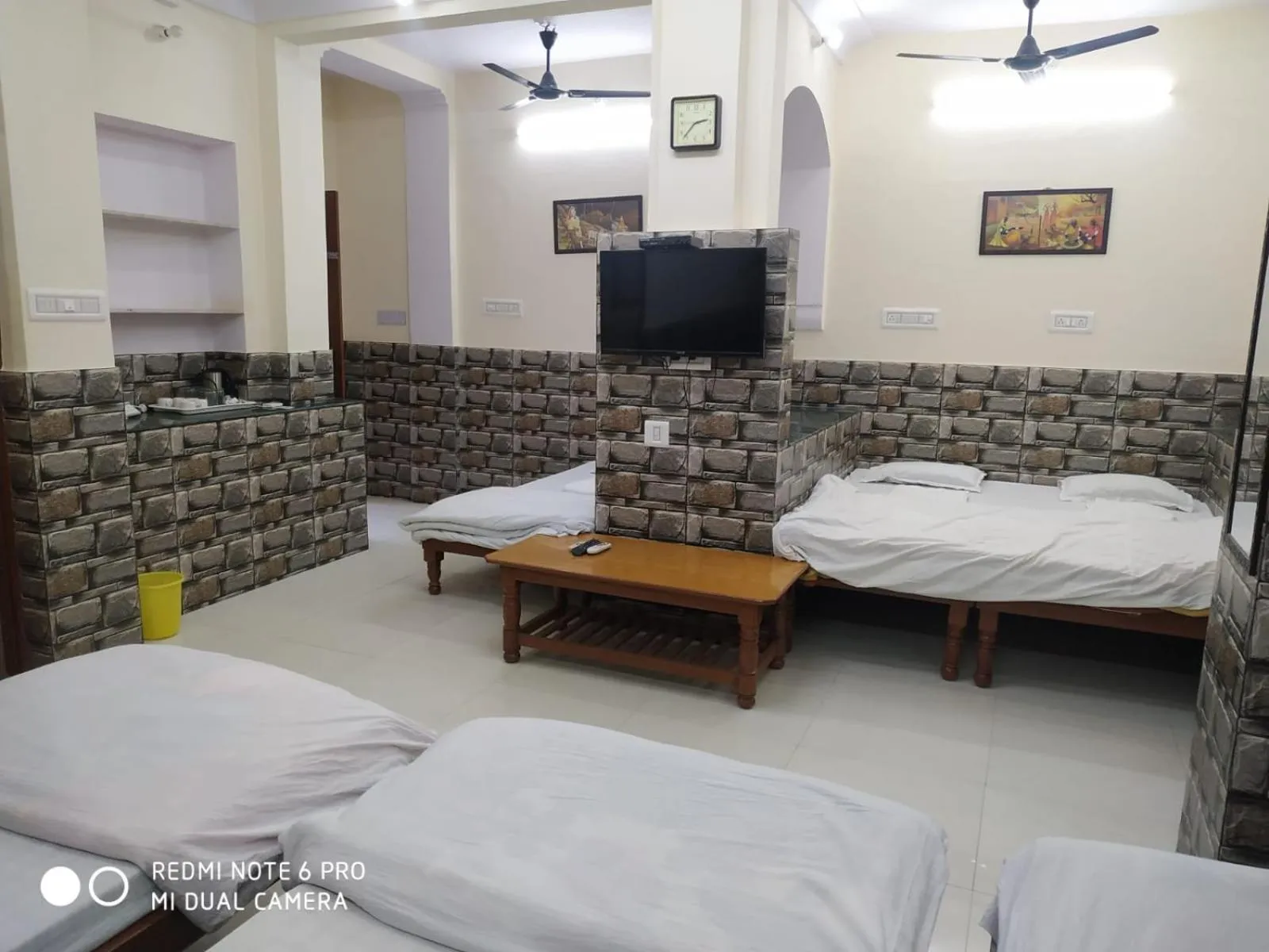 Bed in BOBY HOME STAY "BOBY MANSION" Jaipur