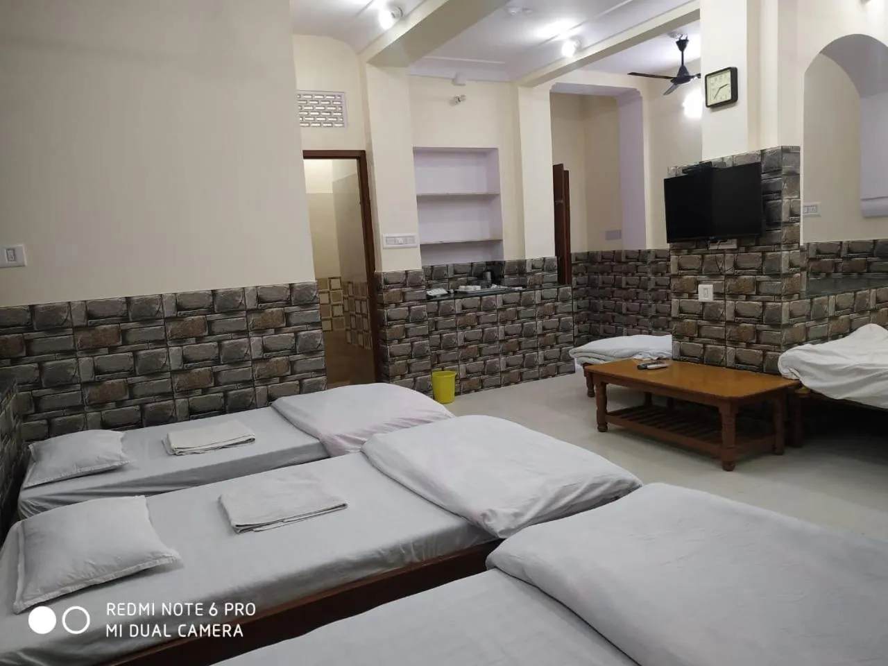 Bed in BOBY HOME STAY "BOBY MANSION" Jaipur