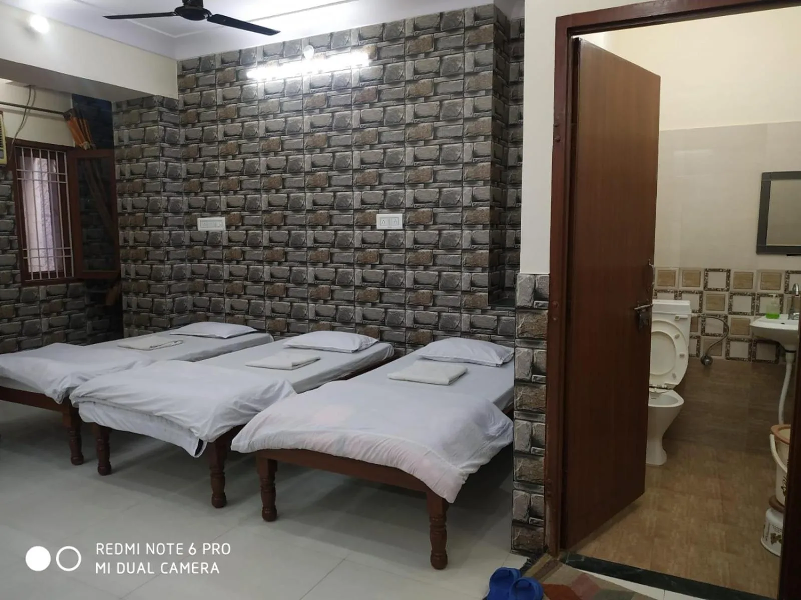 Bed in BOBY HOME STAY "BOBY MANSION" Jaipur