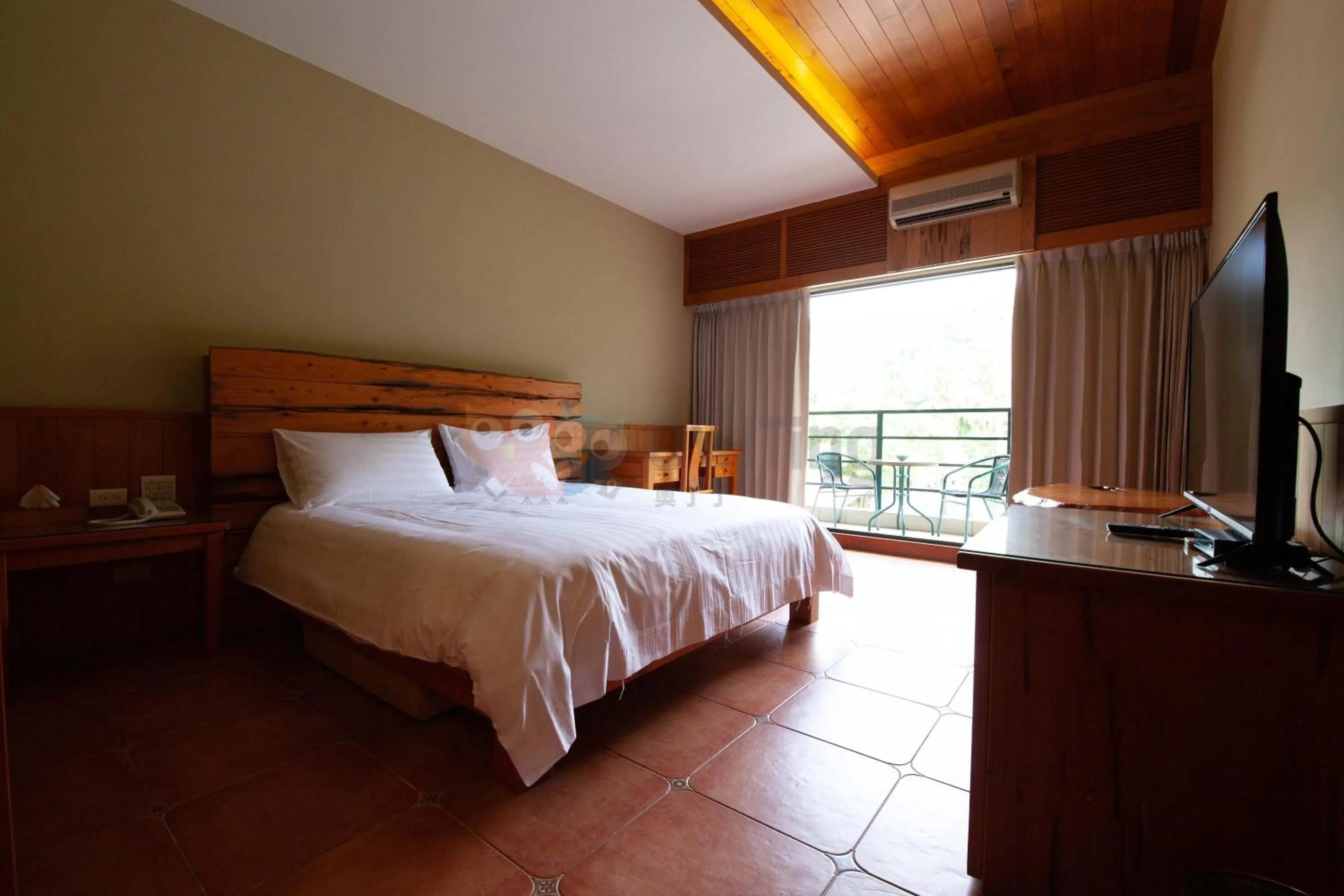 Bed in Hinoki House