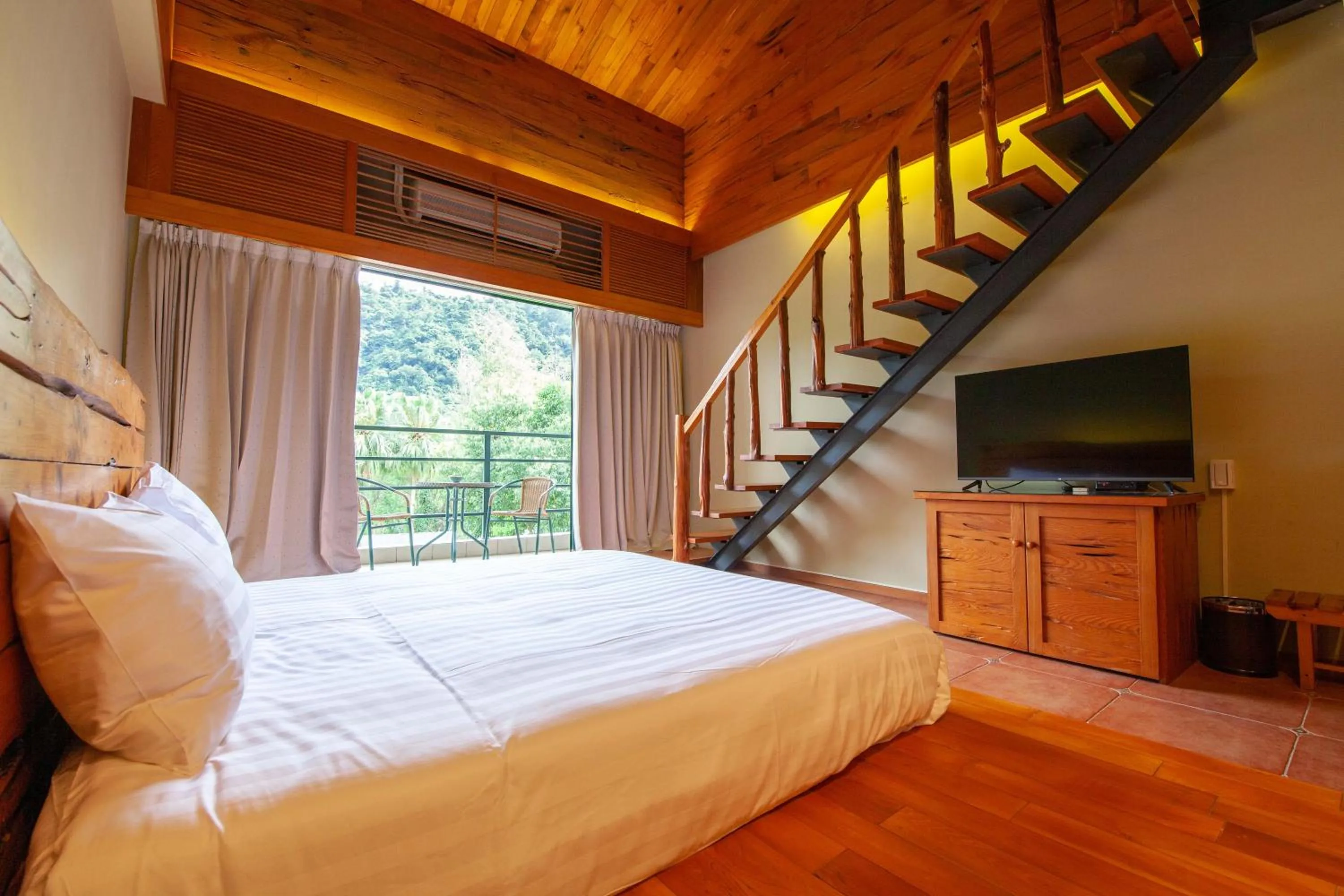 Photo of the whole room, Bed in Hinoki House