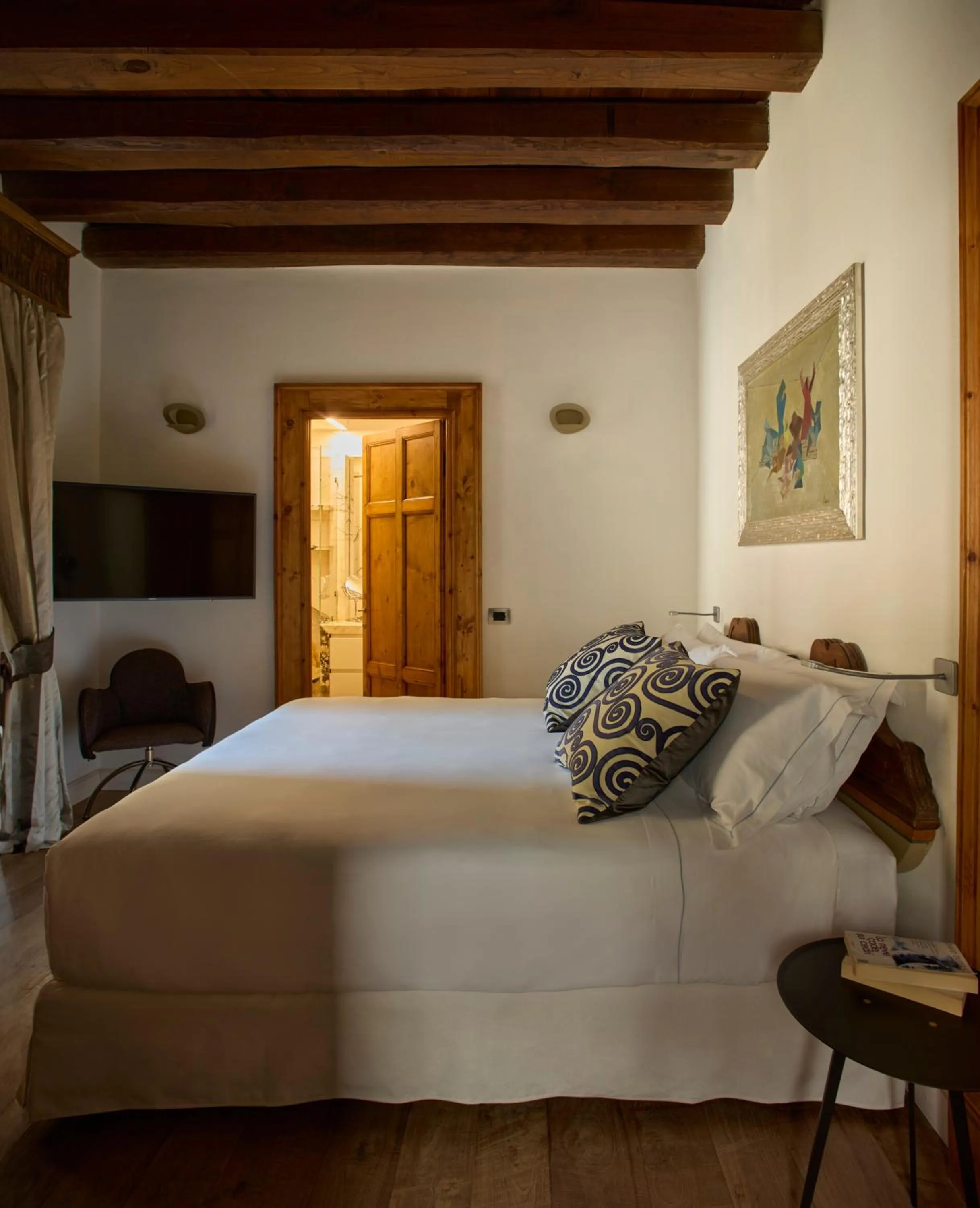 Bedroom, Bed in Palazzo Delle Pietre - Luxury Apartments