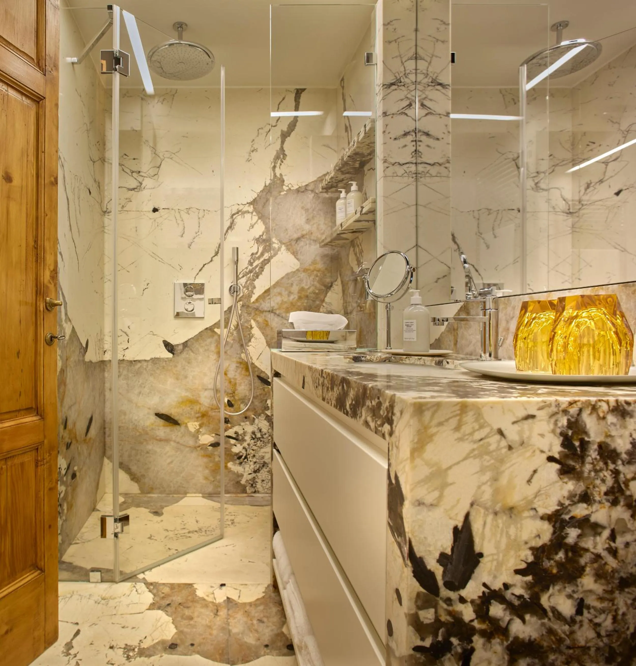 Shower in Palazzo Delle Pietre - Luxury Apartments