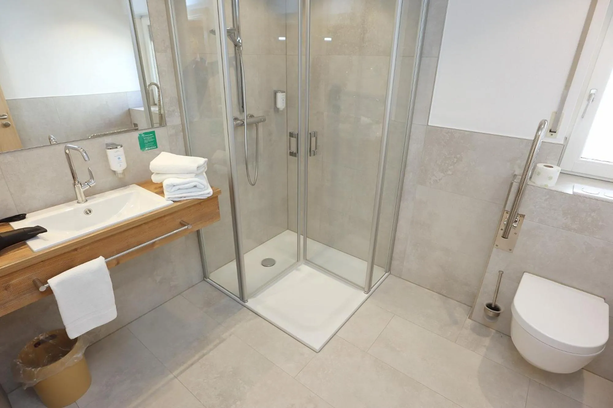 Shower in Landgasthof Adler Pelzmühle