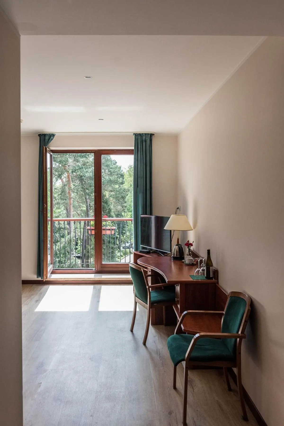 TV and multimedia in 4 Pory Roku Resort Sauna & Spa