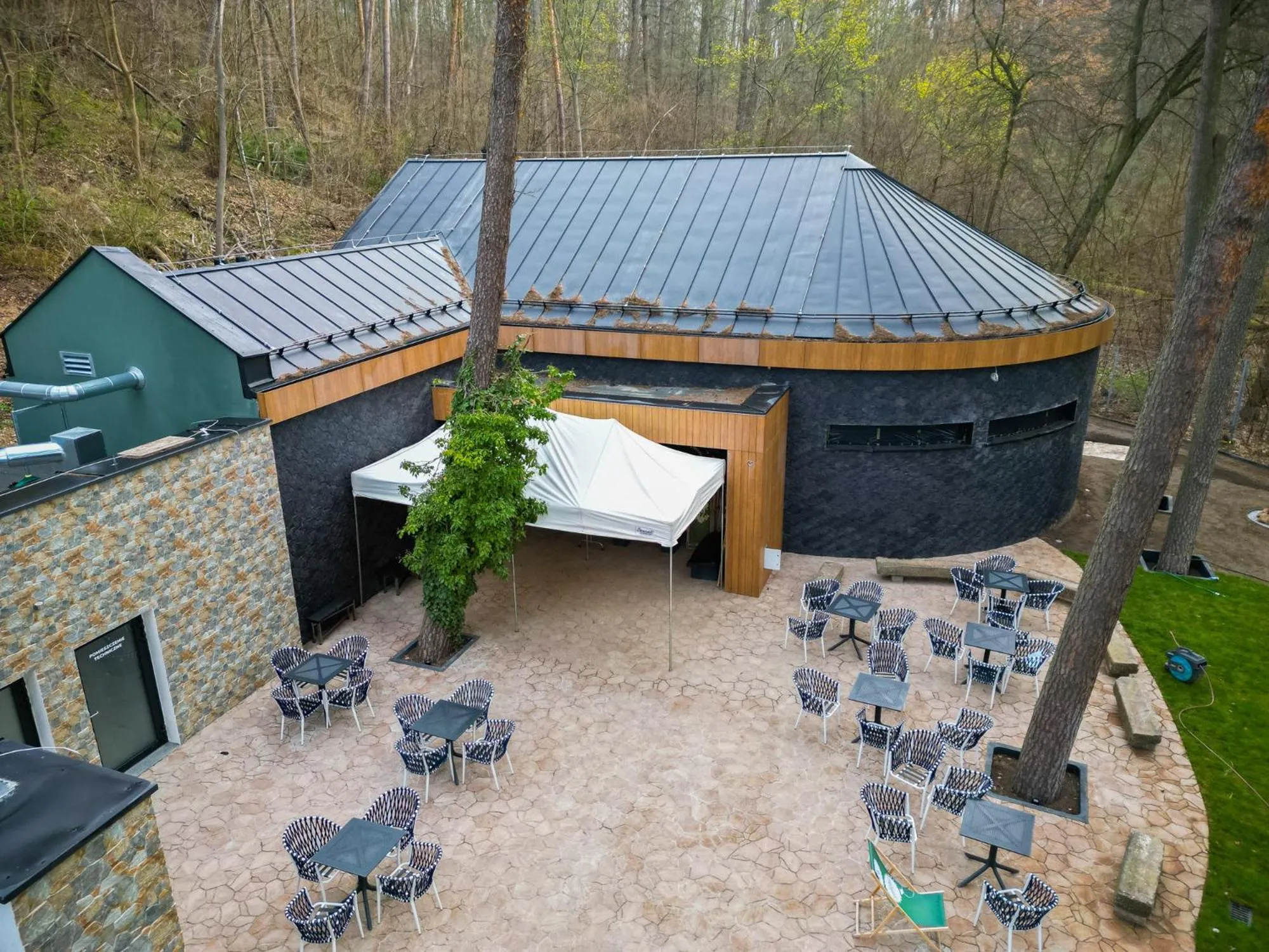 Property building in 4 Pory Roku Resort Sauna & Spa