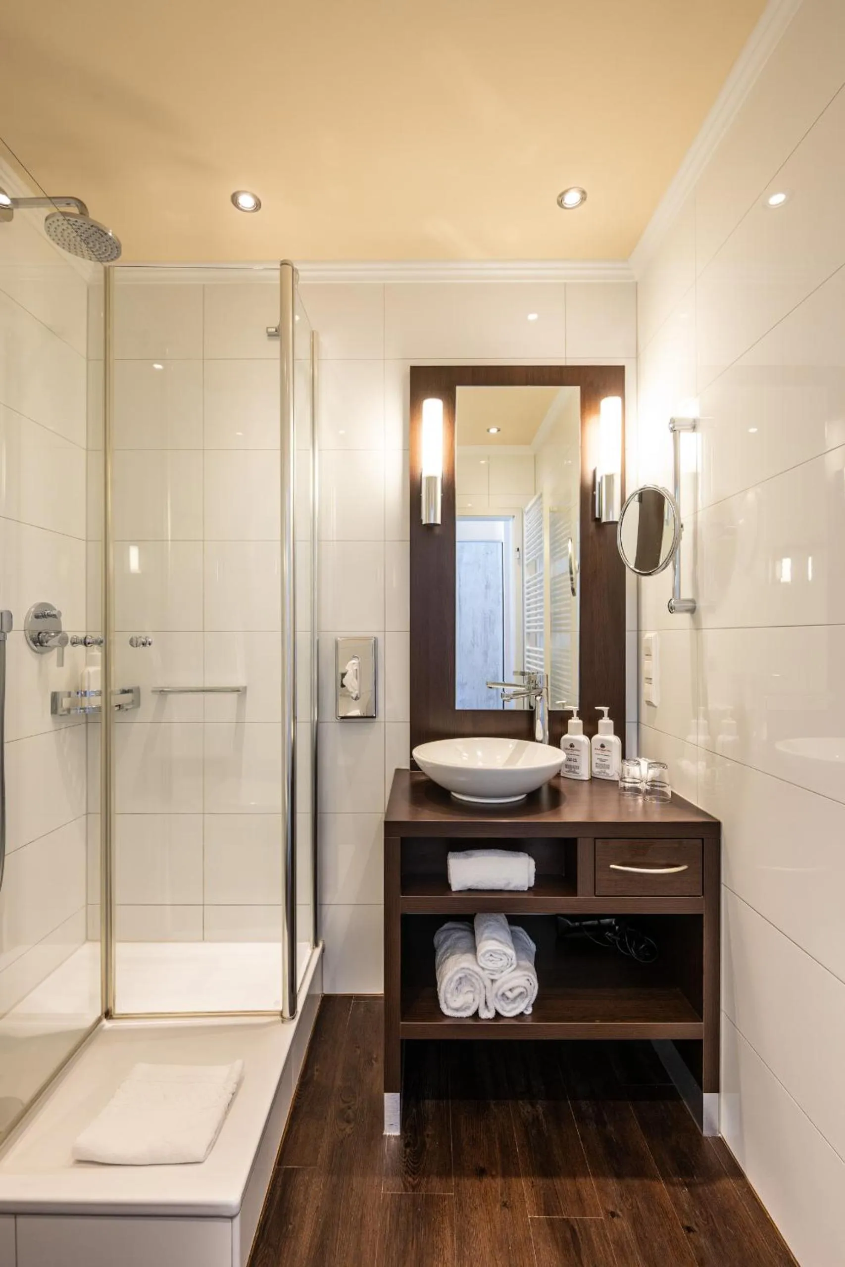 Bathroom in Schloß-Hotel Petry