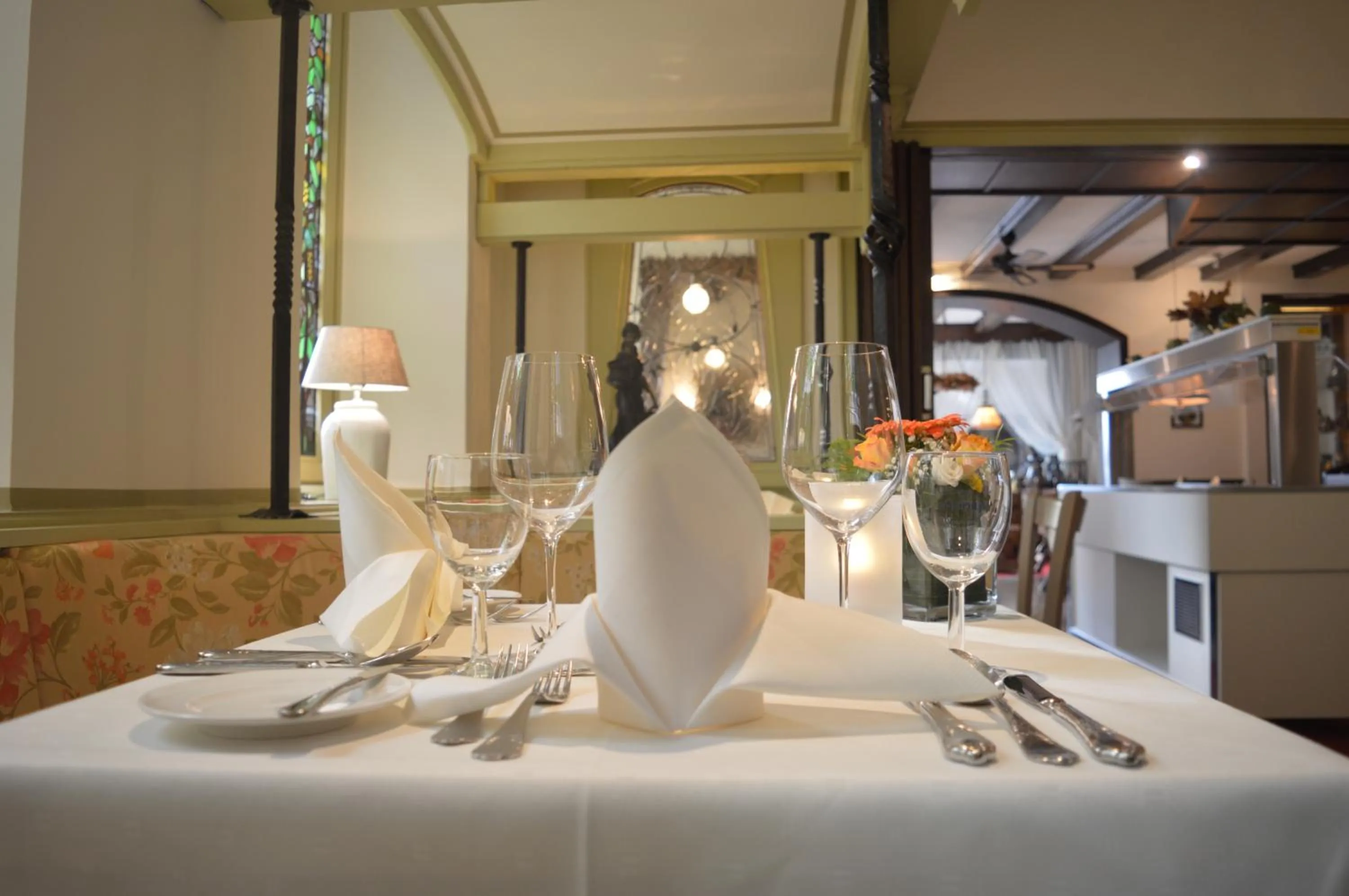 Restaurant/places to eat in Schloß-Hotel Petry