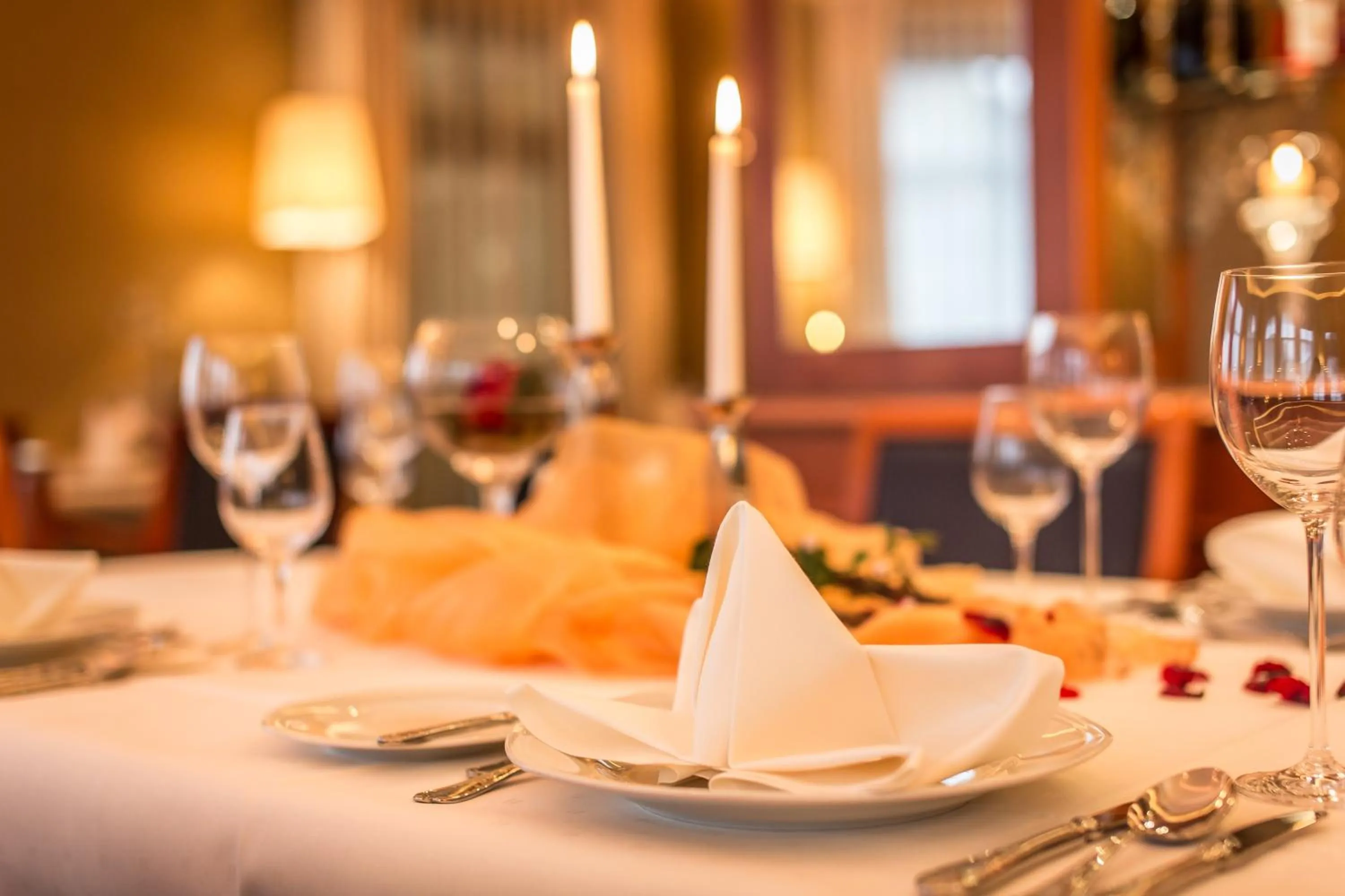 Restaurant/places to eat in Schloß-Hotel Petry