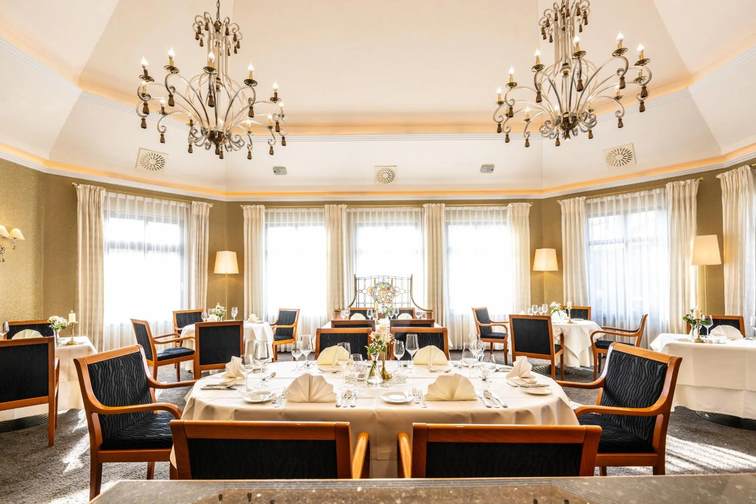 Restaurant/places to eat in Schloß-Hotel Petry