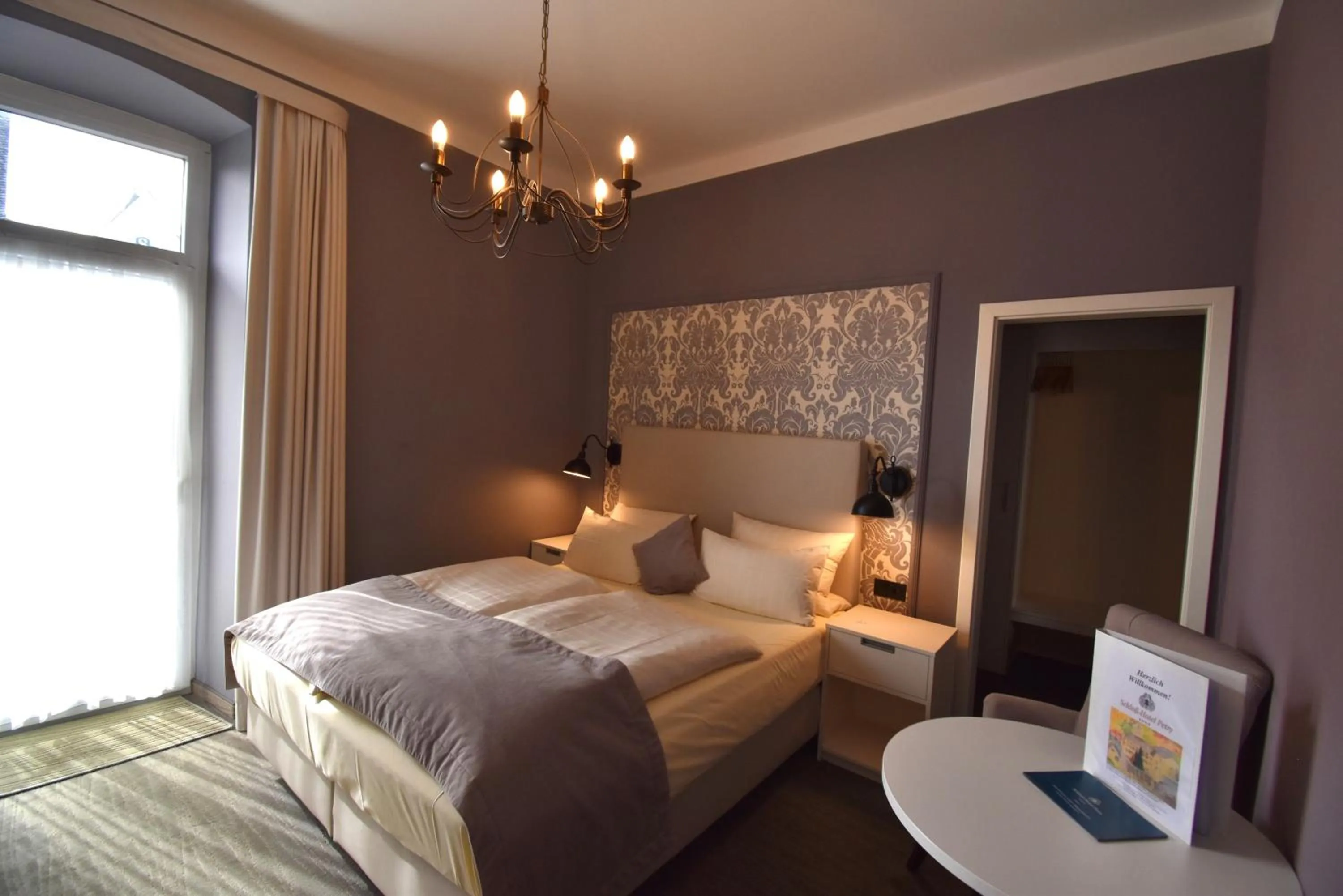 Bed in Schloß-Hotel Petry