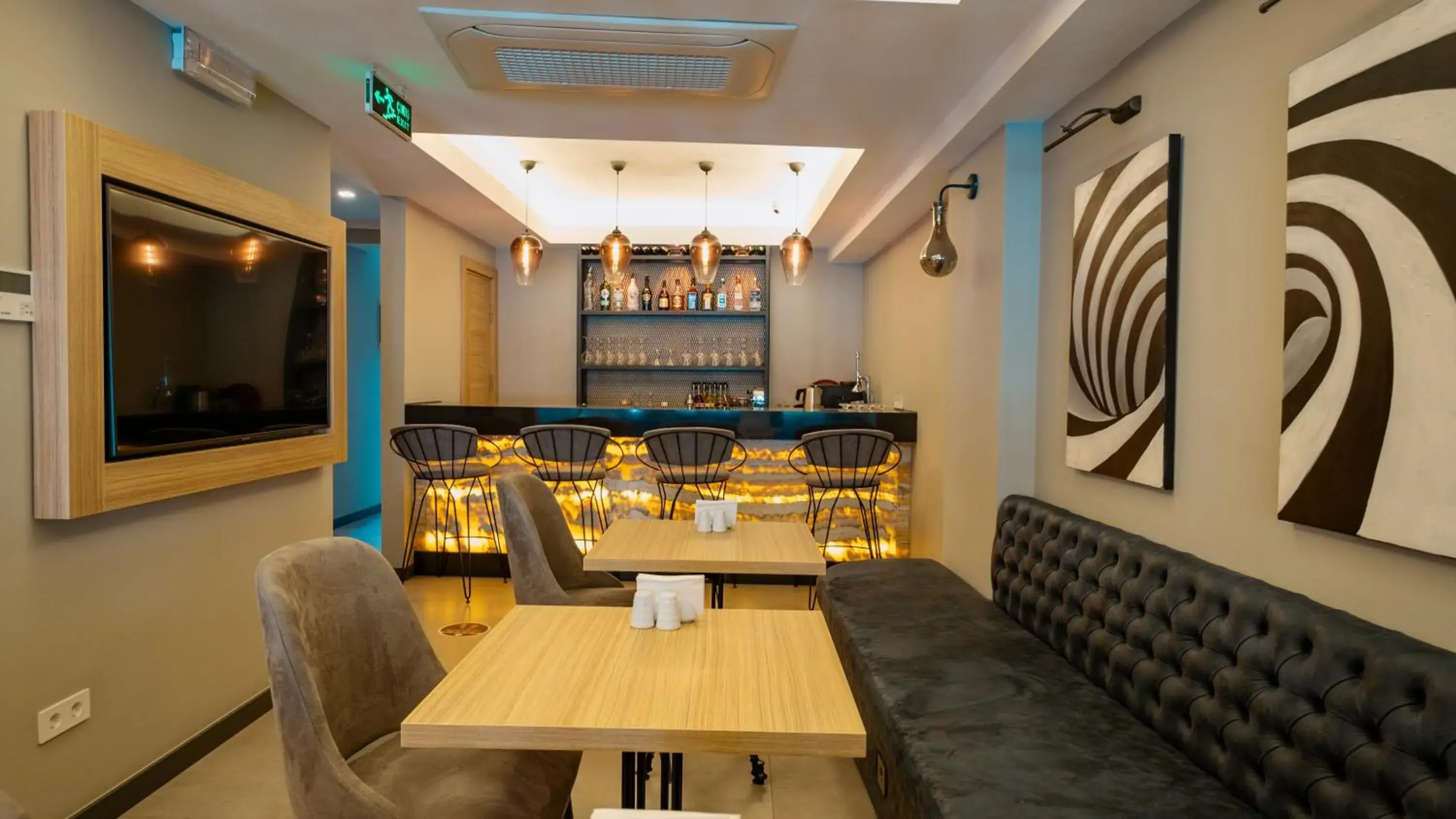 Lounge or bar in Alesta Midtown Lounge or bar in Alesta Midtown