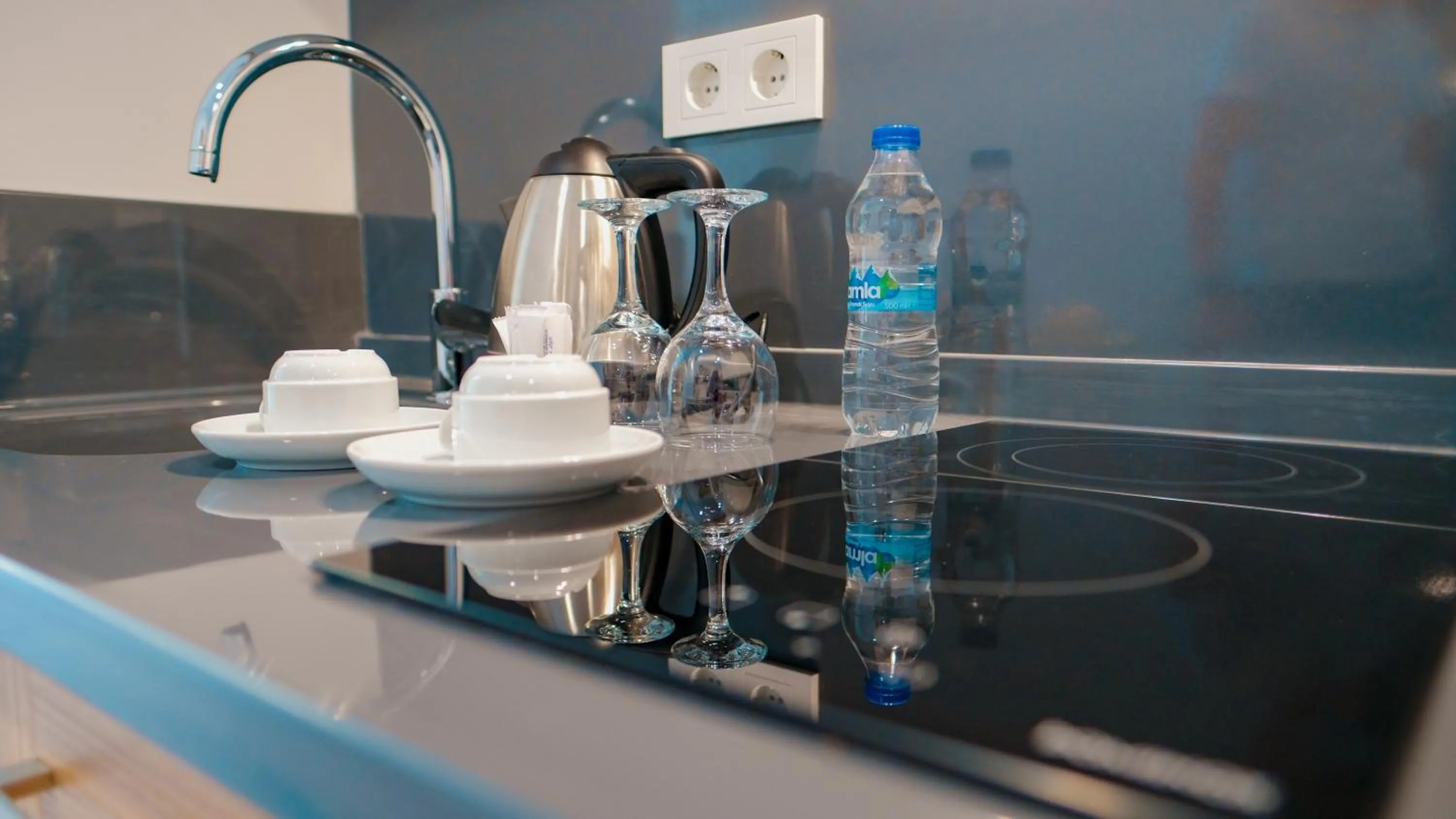 Coffee/tea facilities in Alesta Midtown