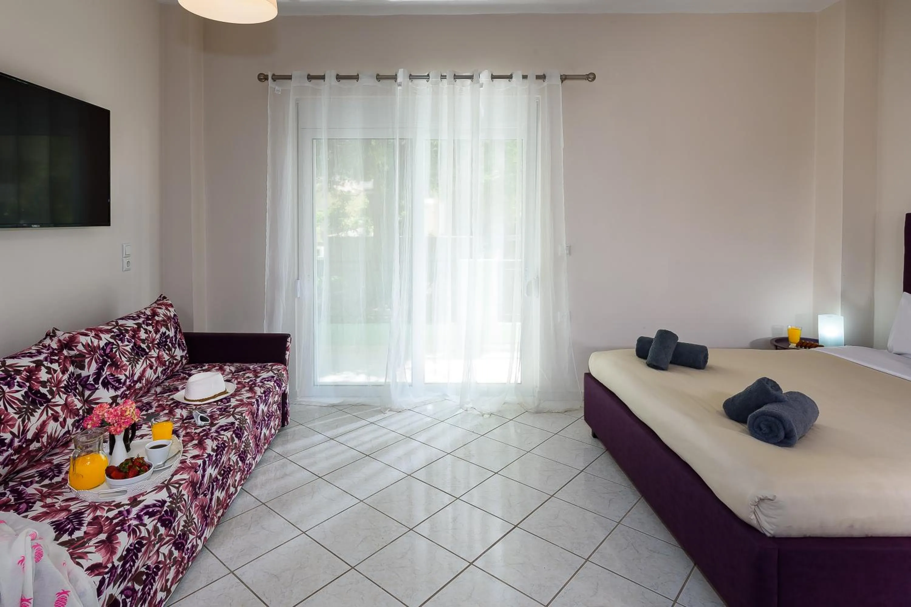 TV and multimedia, Bed in Room 25