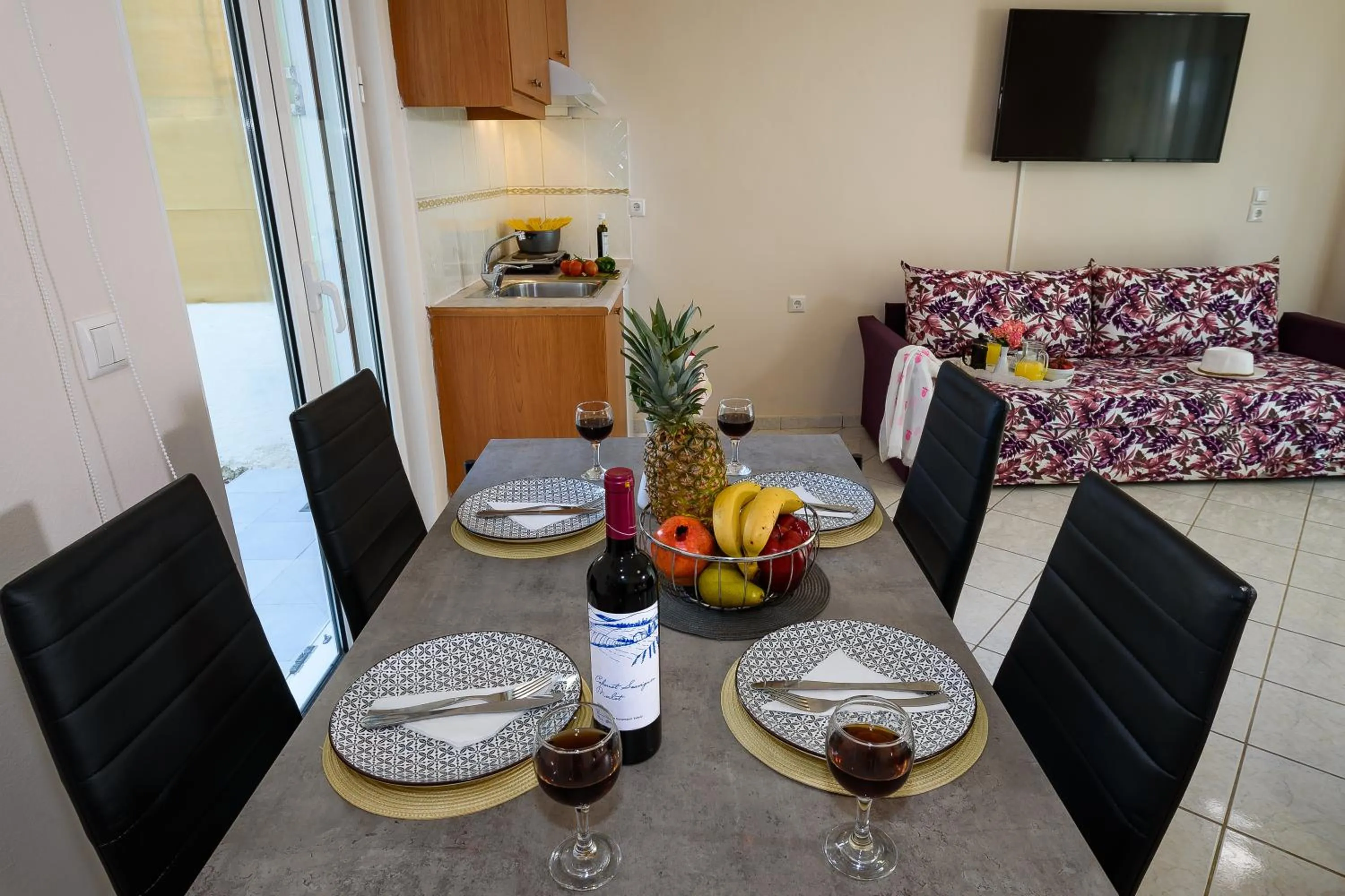 TV and multimedia in Room 25