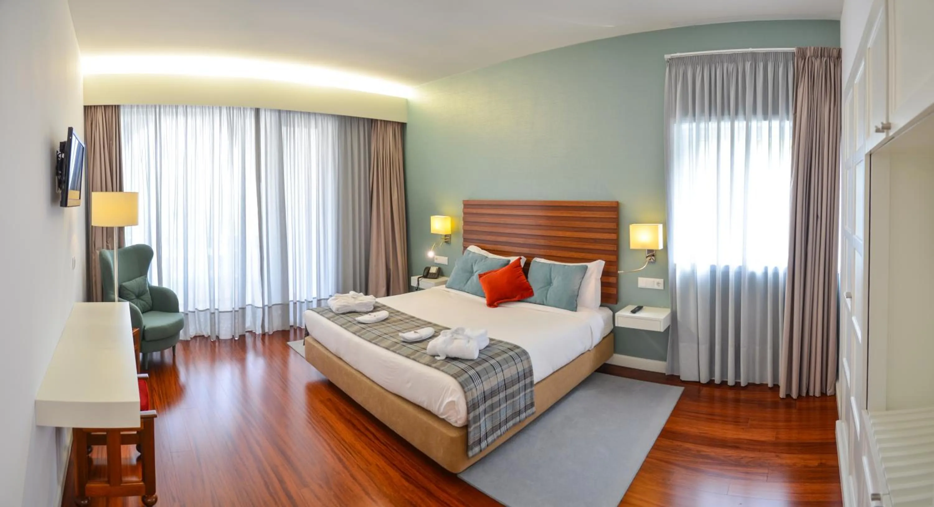 Bed in Hotel São Bento da Porta Aberta & Spa