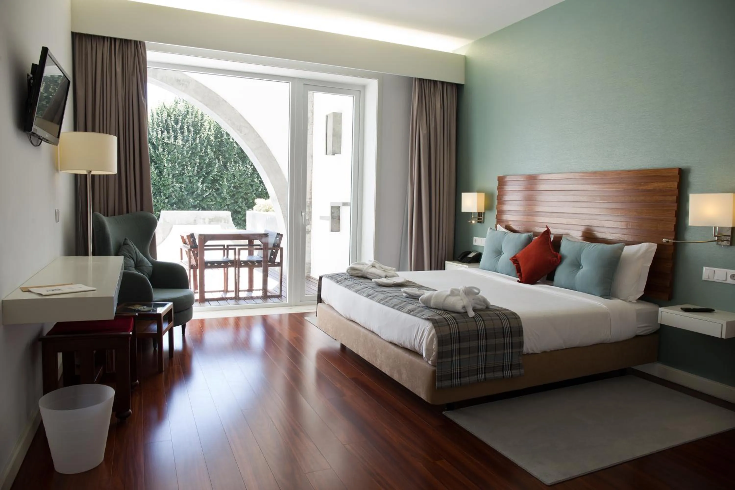 TV and multimedia, Bed in Hotel São Bento da Porta Aberta & Spa