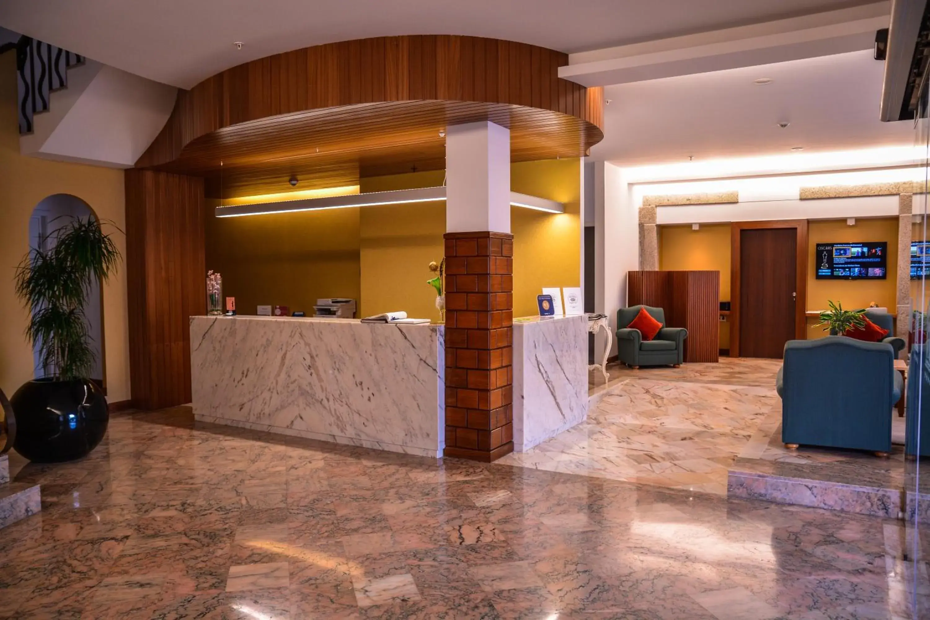 Lobby or reception in Hotel São Bento da Porta Aberta & Spa Lobby or reception in Hotel São Bento da Porta Aberta & Spa